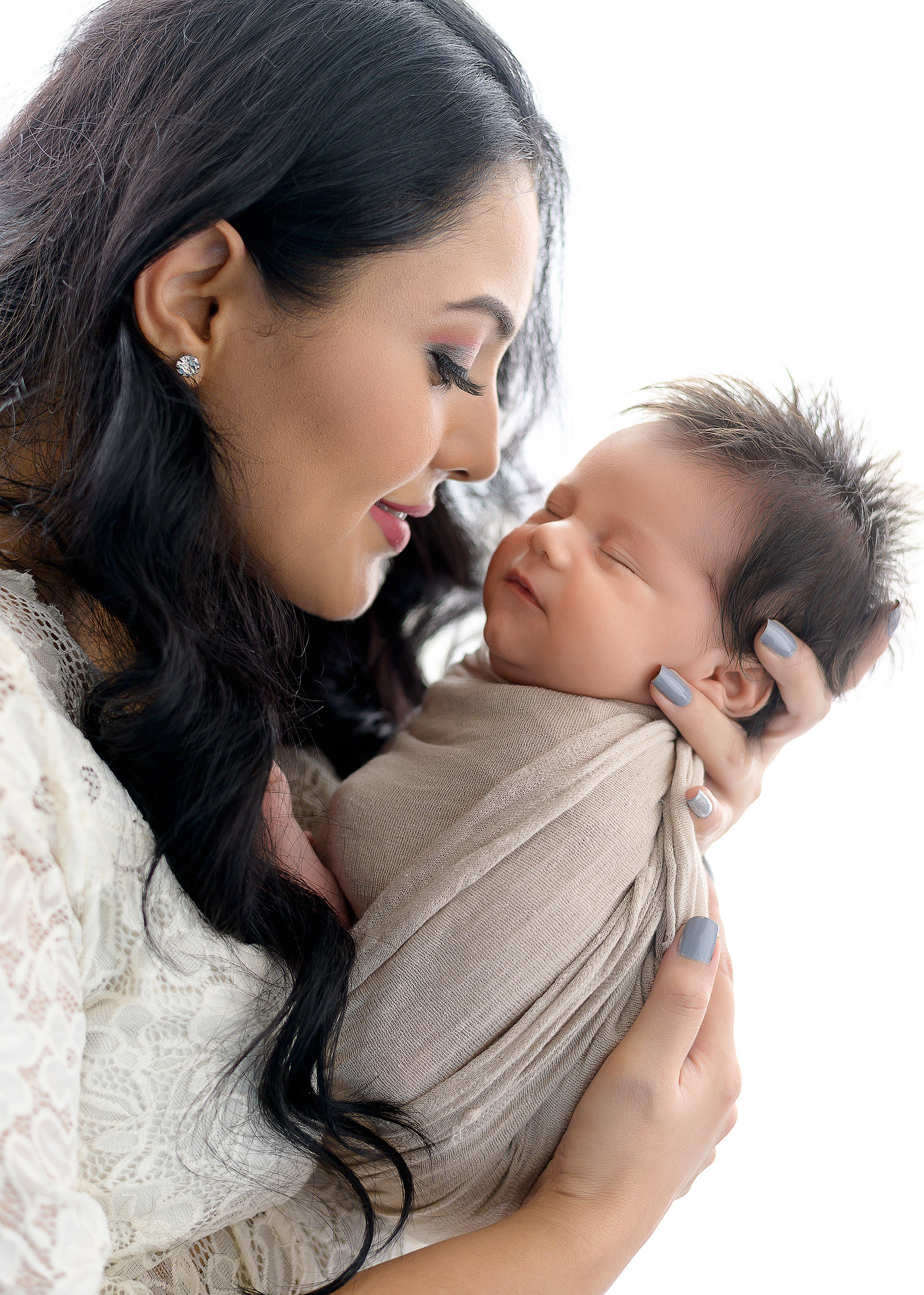 Mamá y bebé recién nacido