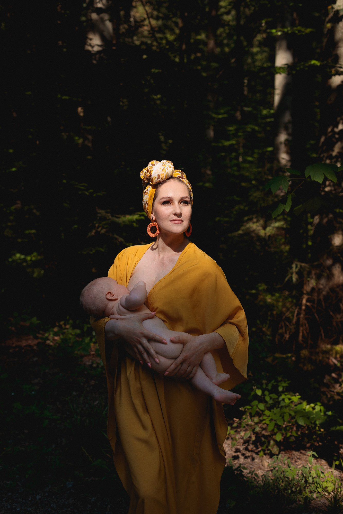 Mama und Baby. Waldmutter. Kreative Familien Shootings für in Heilbronn, Stuttgart, Heidelberg, Öhringen