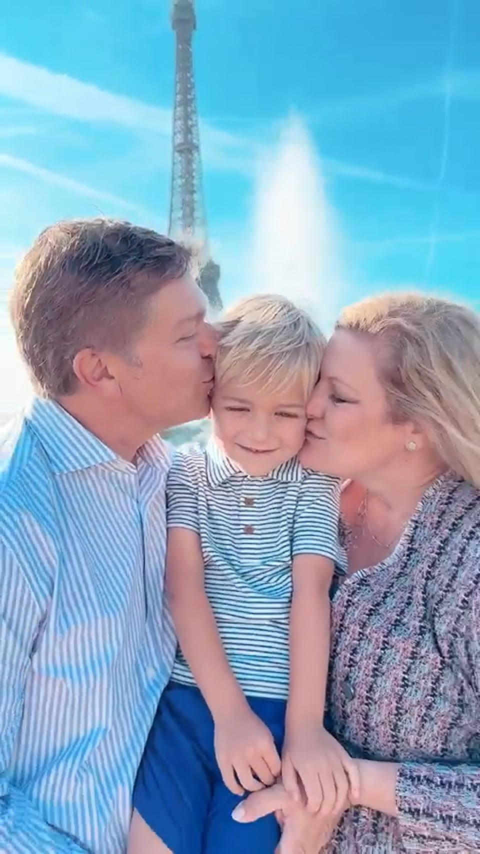 Paris Family Photographer — Artistic Family Photo & Video Experiences with Liya. Photographe à Paris