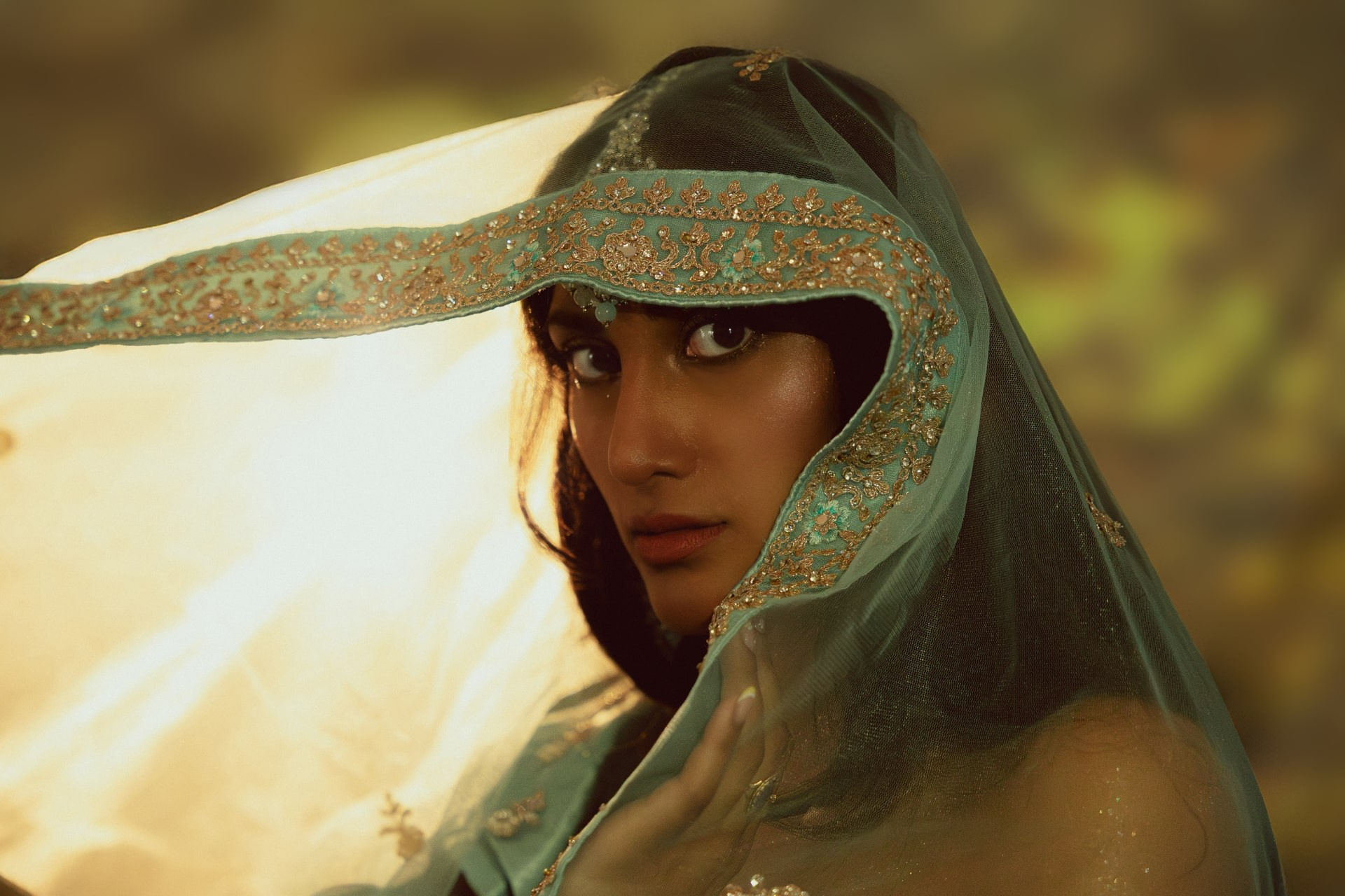 Dream Portrait in Traditional Indian Attire — Studio Photoshoot in Rotterdam. Romantic & Soulful Photography by Natalia Olhova in Rotterdam