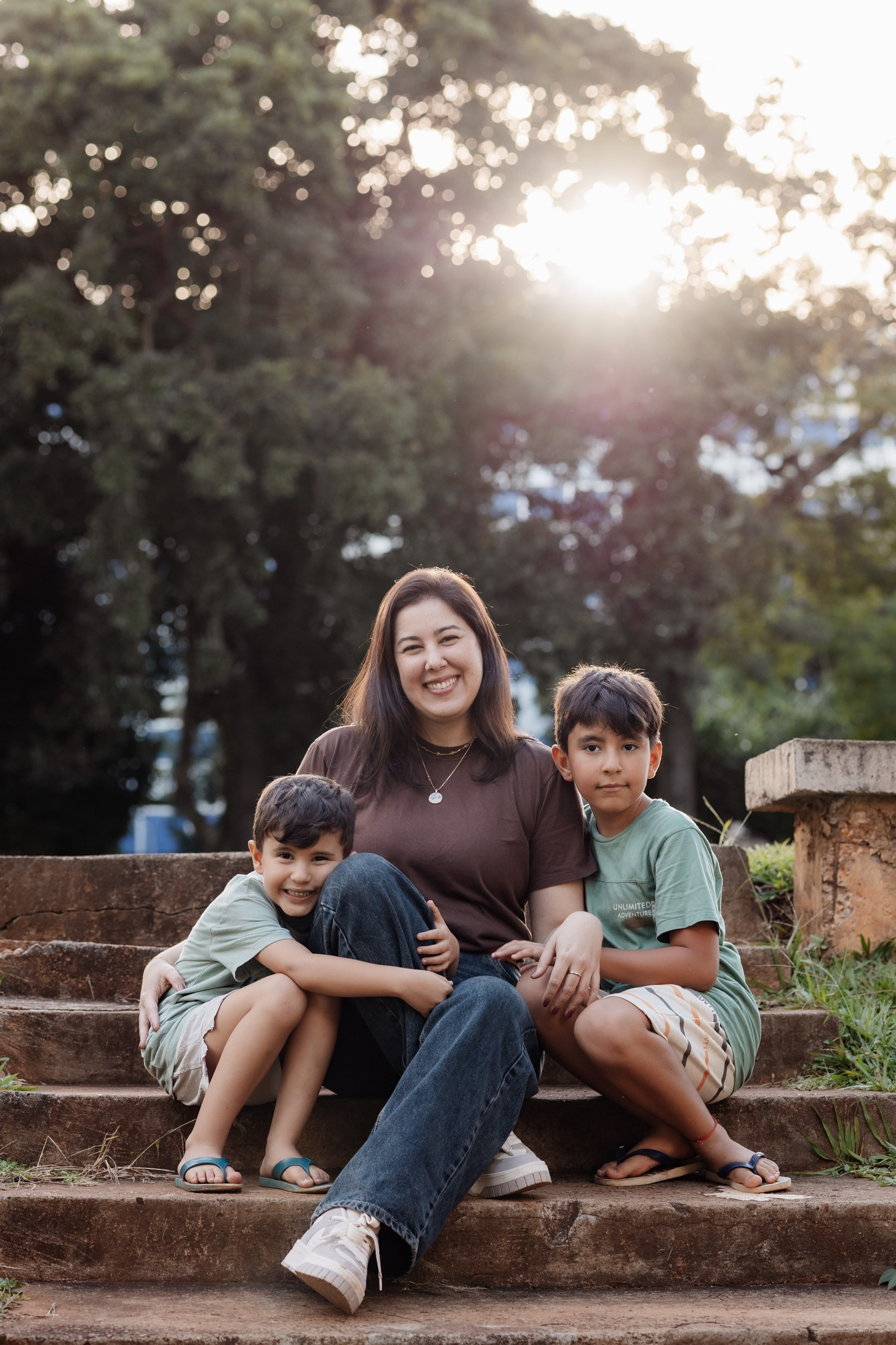 Ensaio mãe e filhos em Brasília • Asa Norte | Fotografia de Família. Fotógrafa em Brasília e Recife | Ensaios de família, gestante e festas infantis — Ize Fotografia