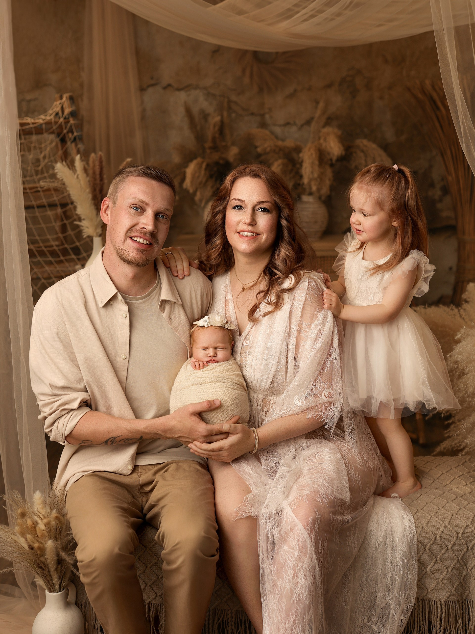 Newborn (Price). Familien- Fotografin in Marienhafe, Aurich, Emden, Norden, Leer