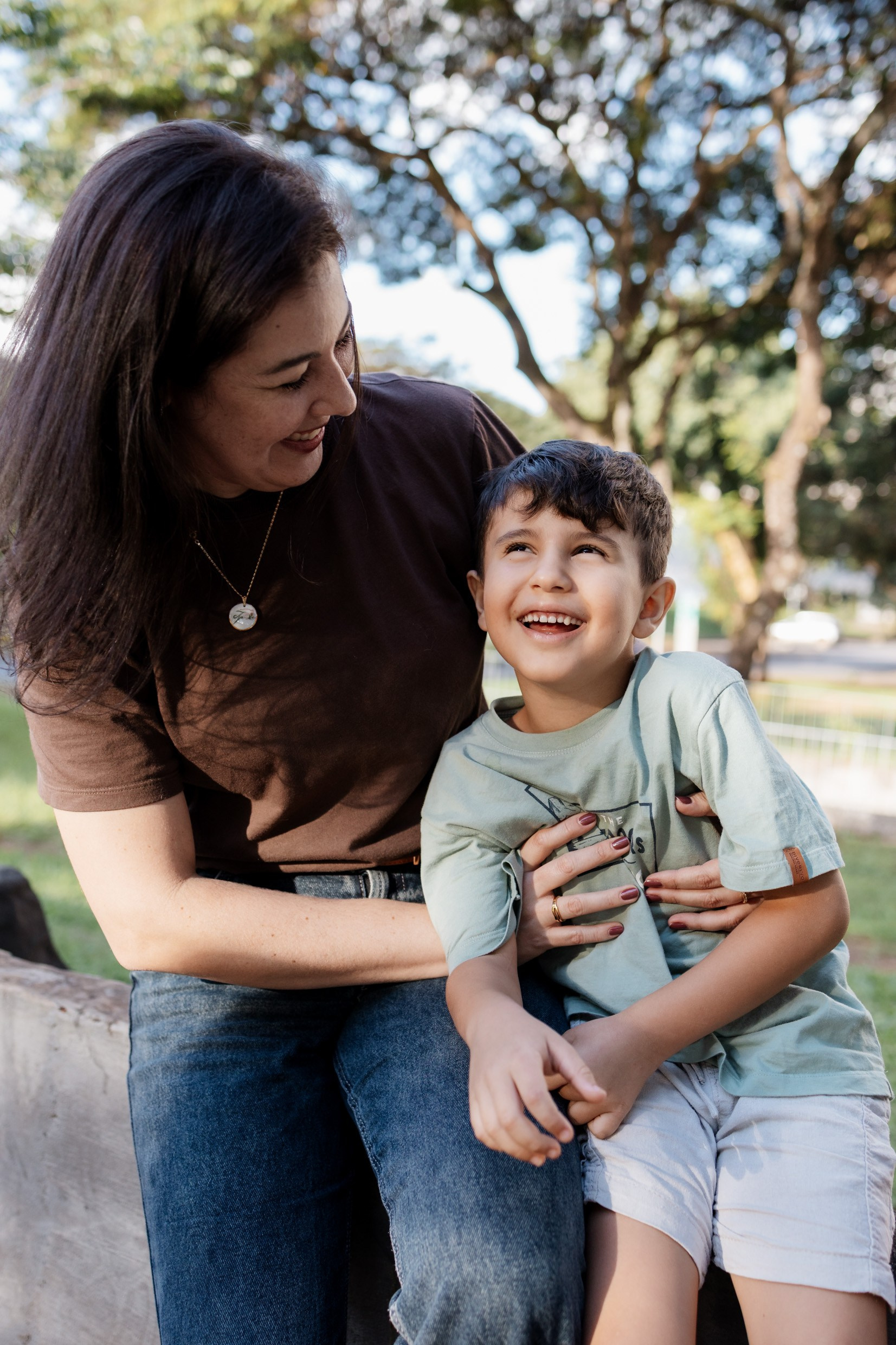 Ensaio mãe e filhos em Brasília • Asa Norte | Fotografia de Família. Fotógrafa em Brasília e Recife | Ensaios de família, gestante e festas infantis — Ize Fotografia