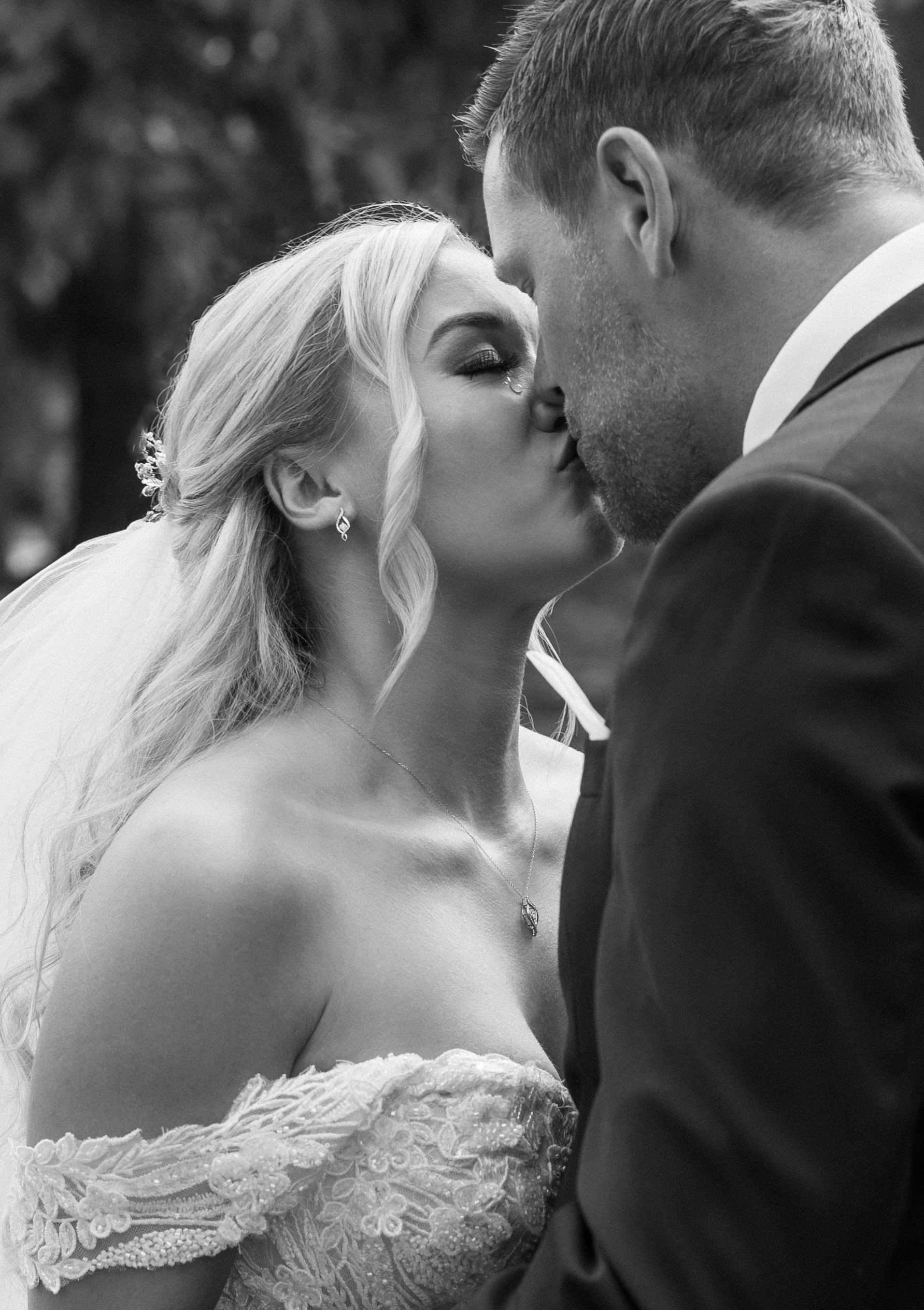 Wedding and family photographer in Calgary Kate Beliaeva