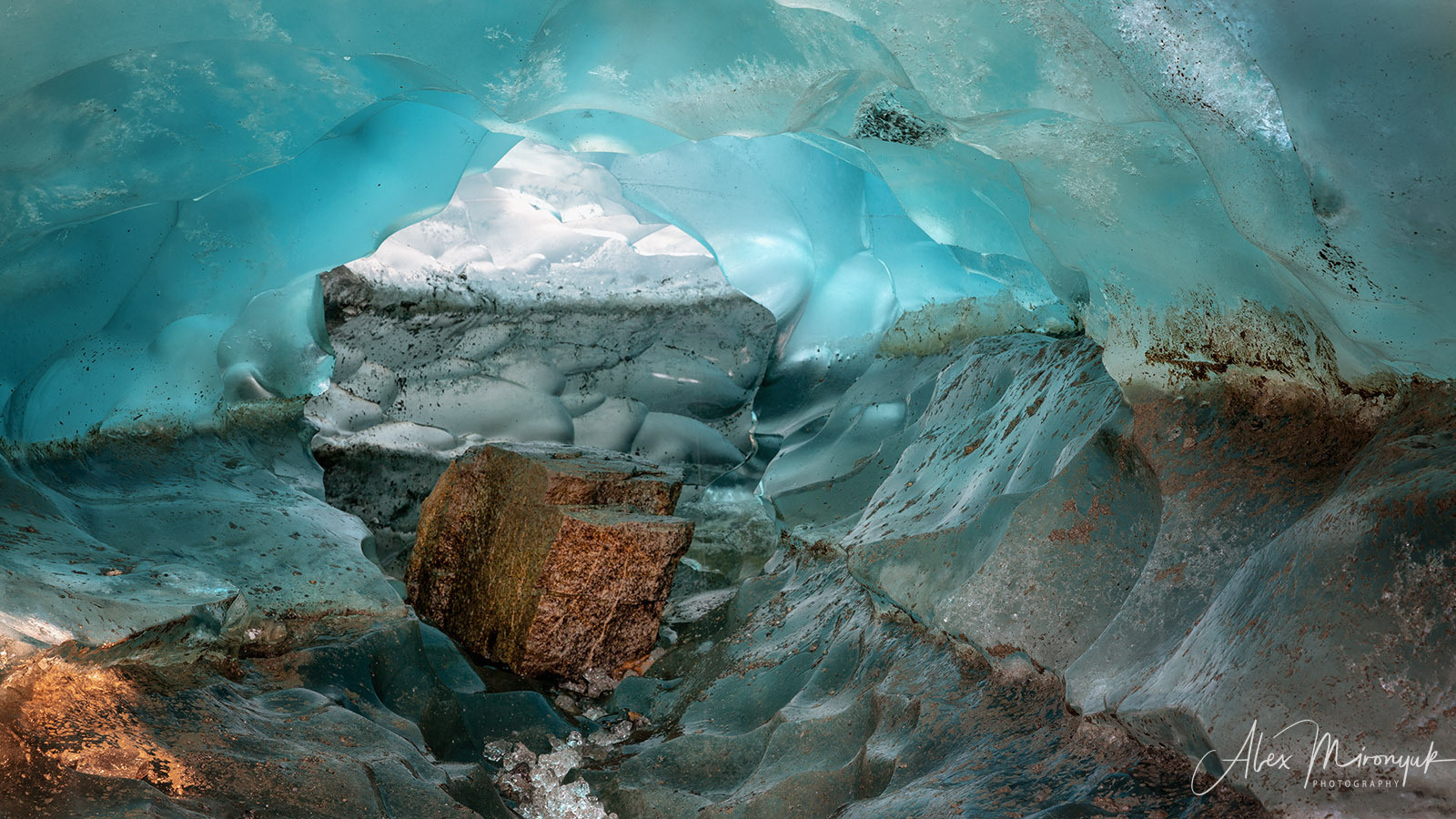 Ice Caves Adventure. Pet, Senior, Landscape, portrait studio, photographer in Miami and Sou