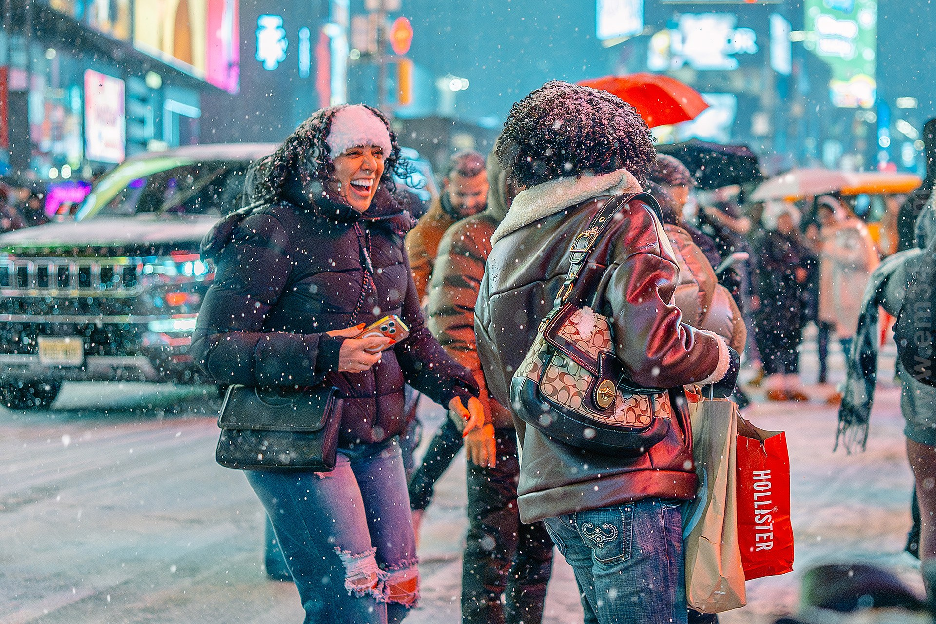 New York City Snowfall Street Photography — Night Winter Scenes Capturing Emotions, Reactions & Euphoria of Falling Snow. Emin Kuliyev — Award-Winning Wedding Photojournalist NYC & USA | Best Wedding Photographer Known for Candid, Timeless Moments