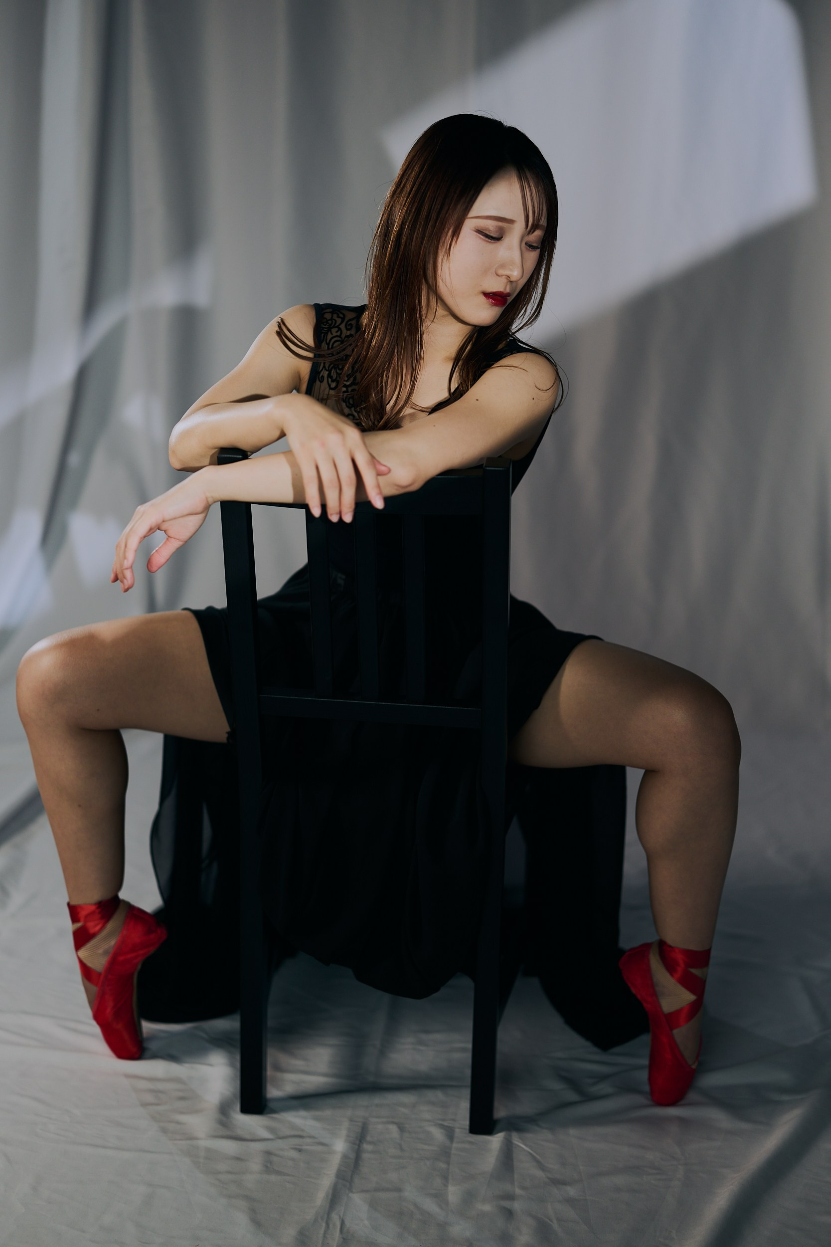RED SHOES. MT