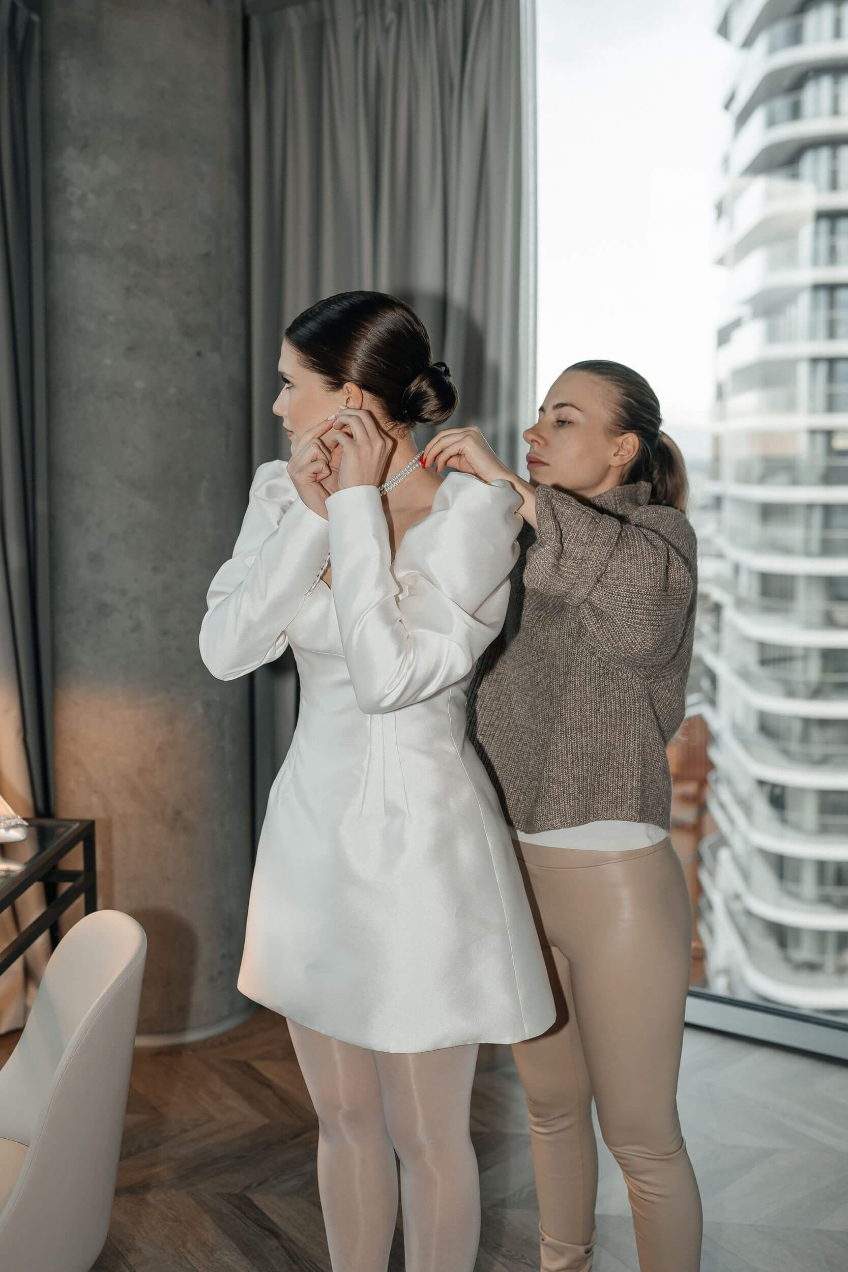 last preparations of the bride at hotel