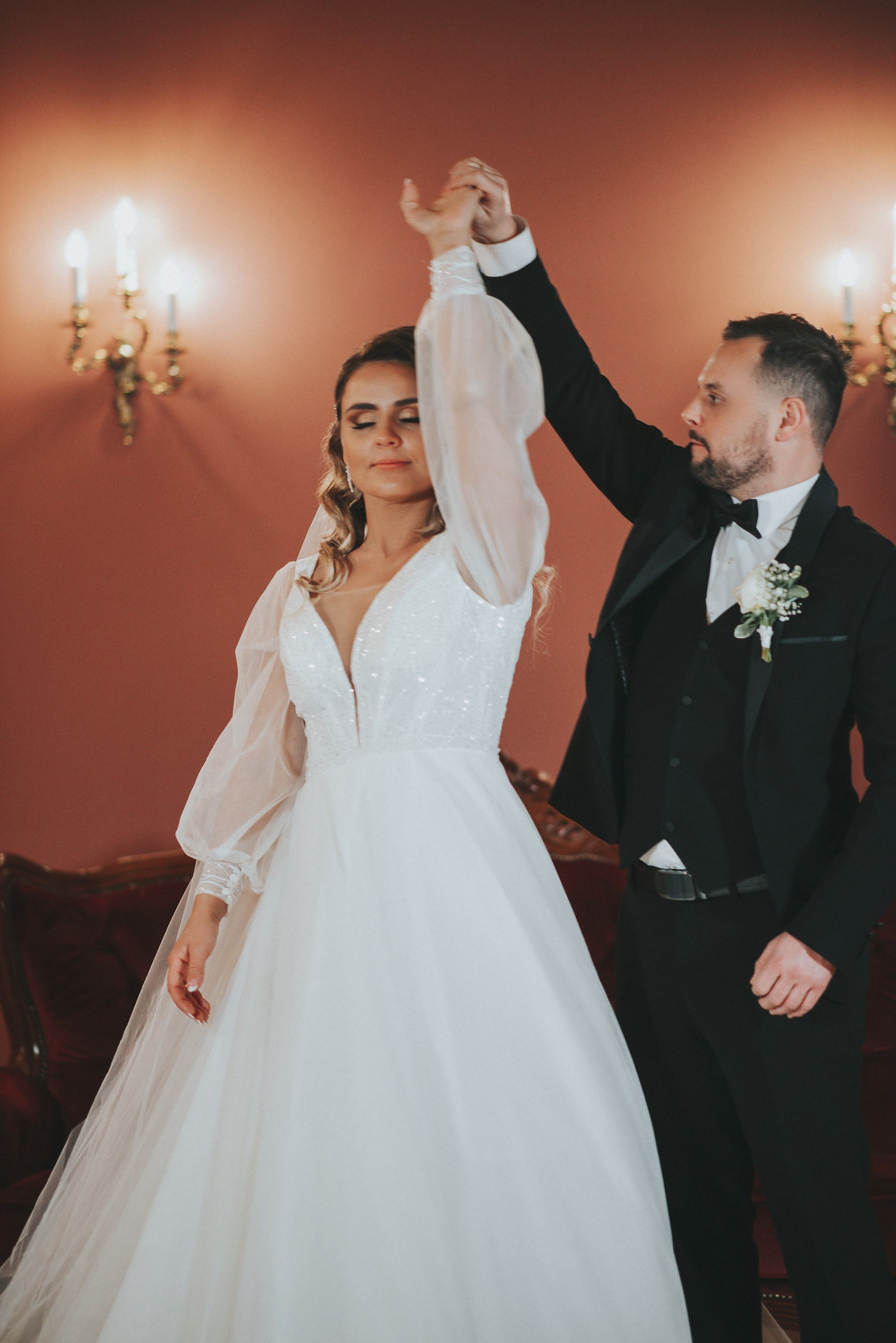 Vestuvių fotosesija, ceremonija, Vestuvių pasiruošimo fotografavimas. Vestuvių fotografas Vilnius Trakai kaina vestuvių fotografavimas fotografė personal.lt photogrpahy kainos jaunoji jaunikis nuotaka santuoka vestuvės, profesionali natūrali meninė reportažinė klasikinė fotosesija, vestuvių fotosesija gamtoje dvare