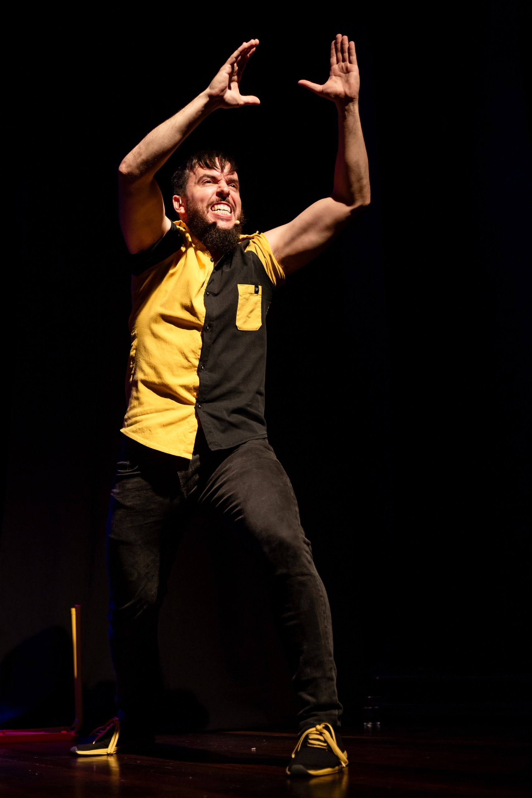 Fotografia de show dos Mequetrefes na Casa da Cultura Dide Brandão em Itajaí — Santa Catarina