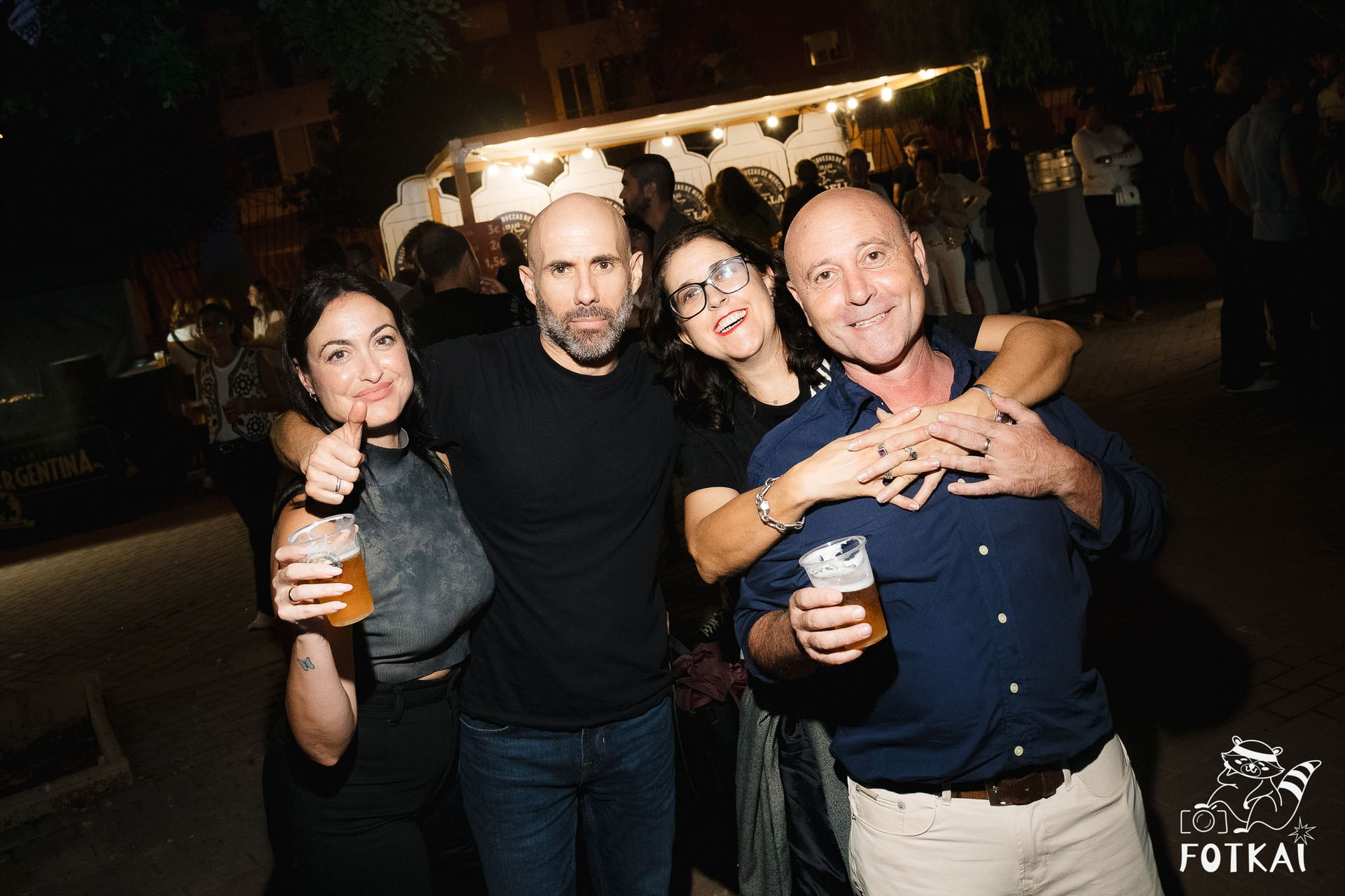 Фотоотчёт Street Food Market Torrevieja — Seguridad Social & Las Hienas DJs | FOTKAI