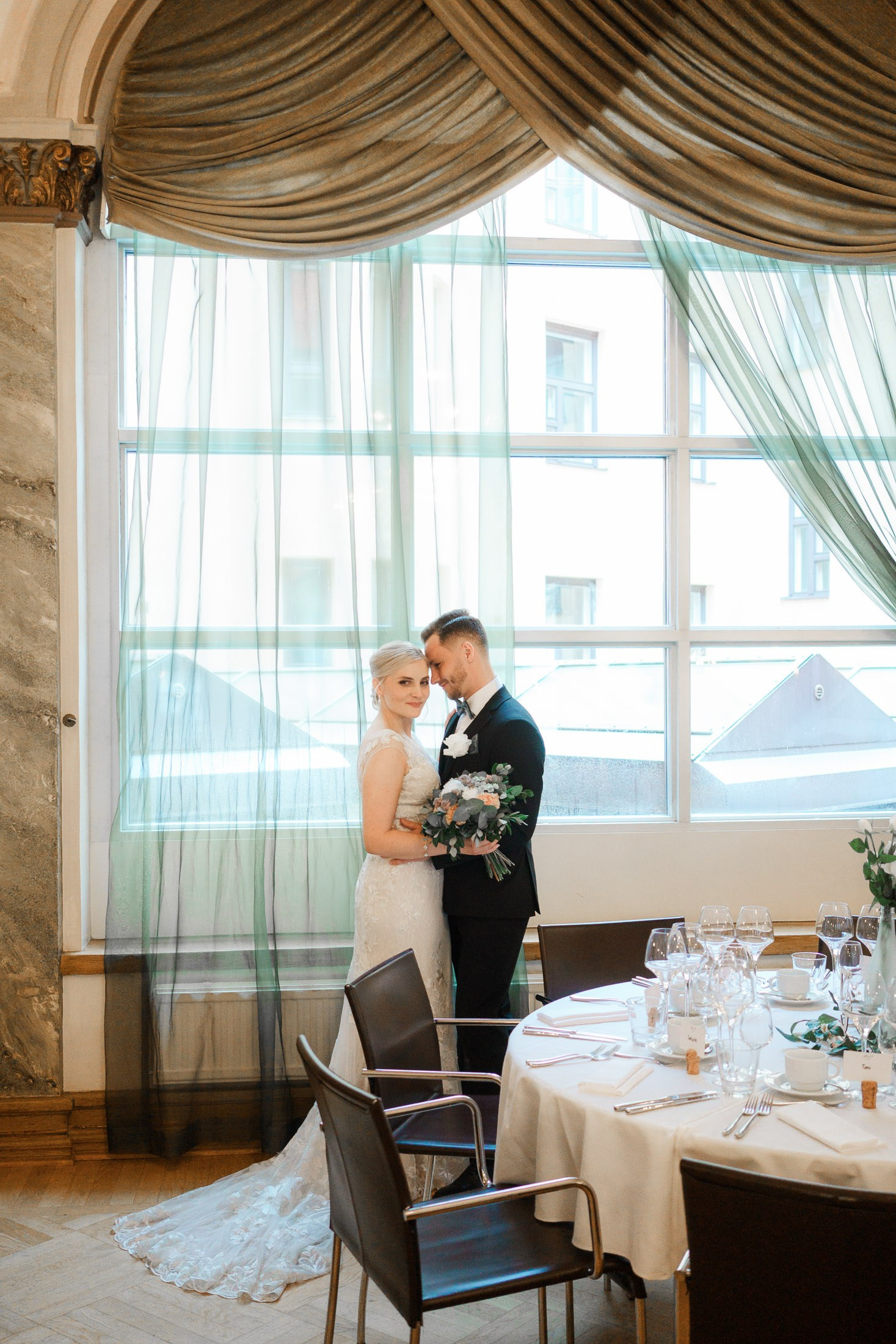 Rainy wedding day – indoor portraits at the venue