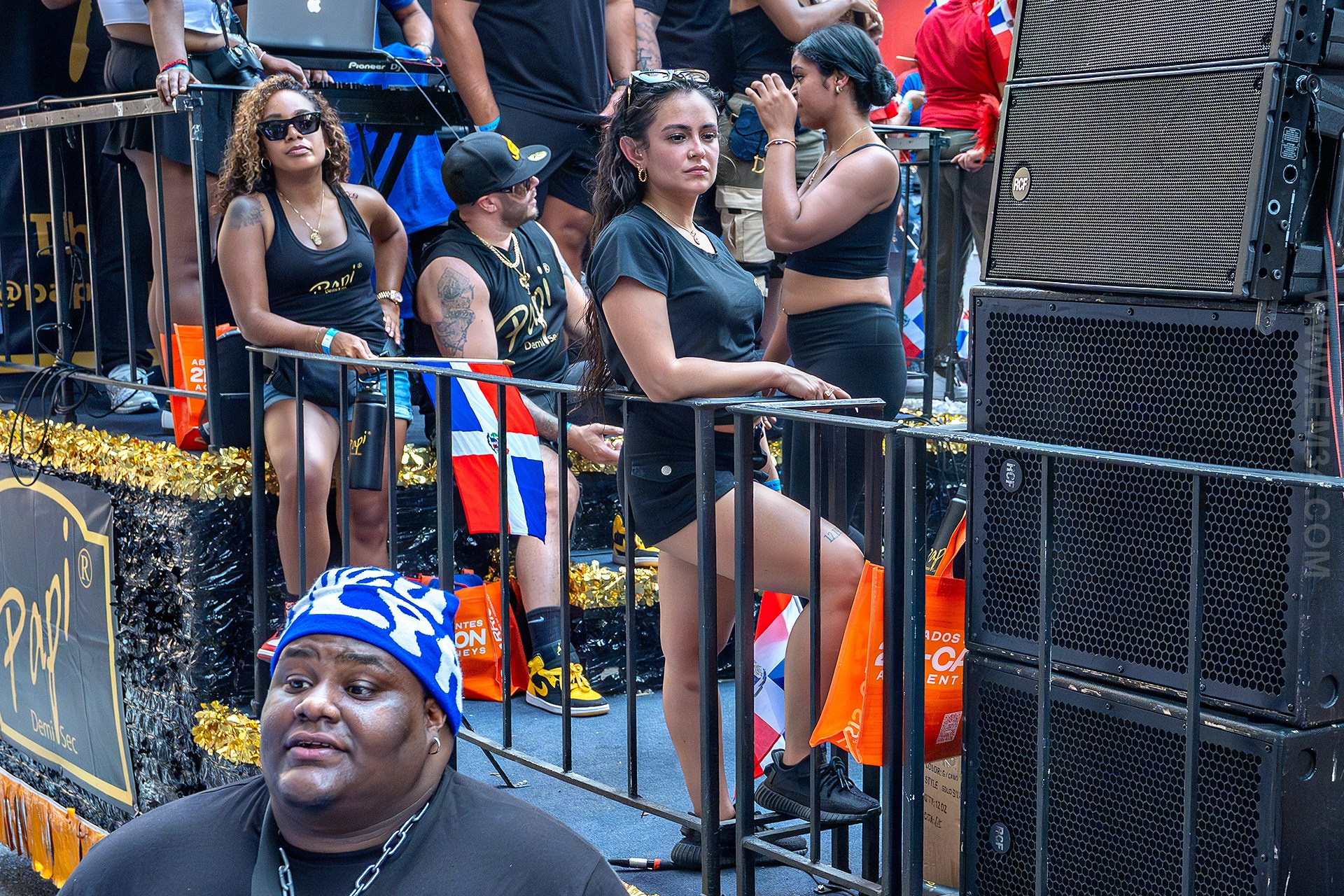 Dominican Day Parade NYC Photos — Sony A9 III + 16-35mm GM Lens Capturing 42nd to 55th Street in Stunning Street Photography. Emin Kuliyev — Award-Winning Wedding Photojournalist NYC & USA | Best Wedding Photographer Known for Candid, Timeless Moments