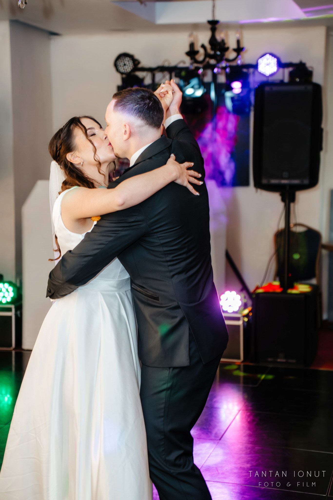 Mihaela & Razvan. TANTAN IONUT FOTO & FILM