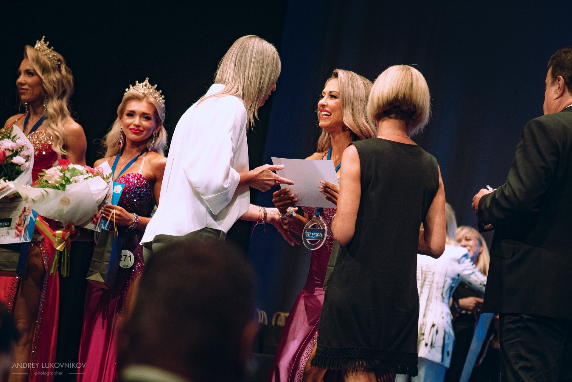 Sesión fotográfica de reportaje para el concurso internacional IFBB Miss Fit Model Europe 2024 en Torrevieja | Fotógrafo Andrey Lukovnikov