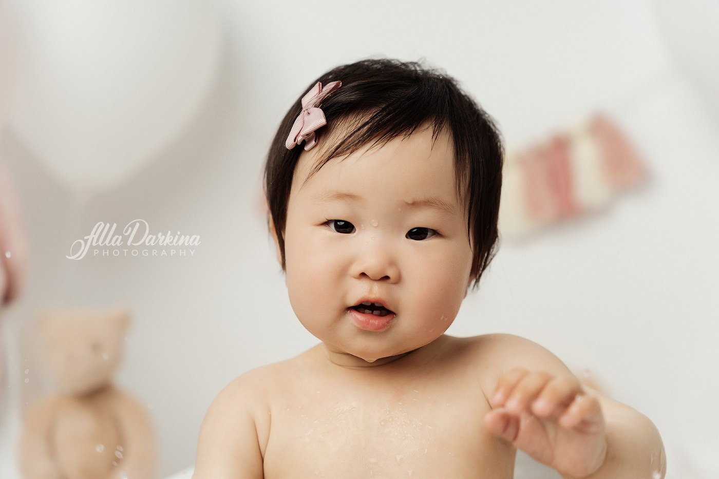 Cake smash session. Newborn and family photographer. Hills District. Sydney