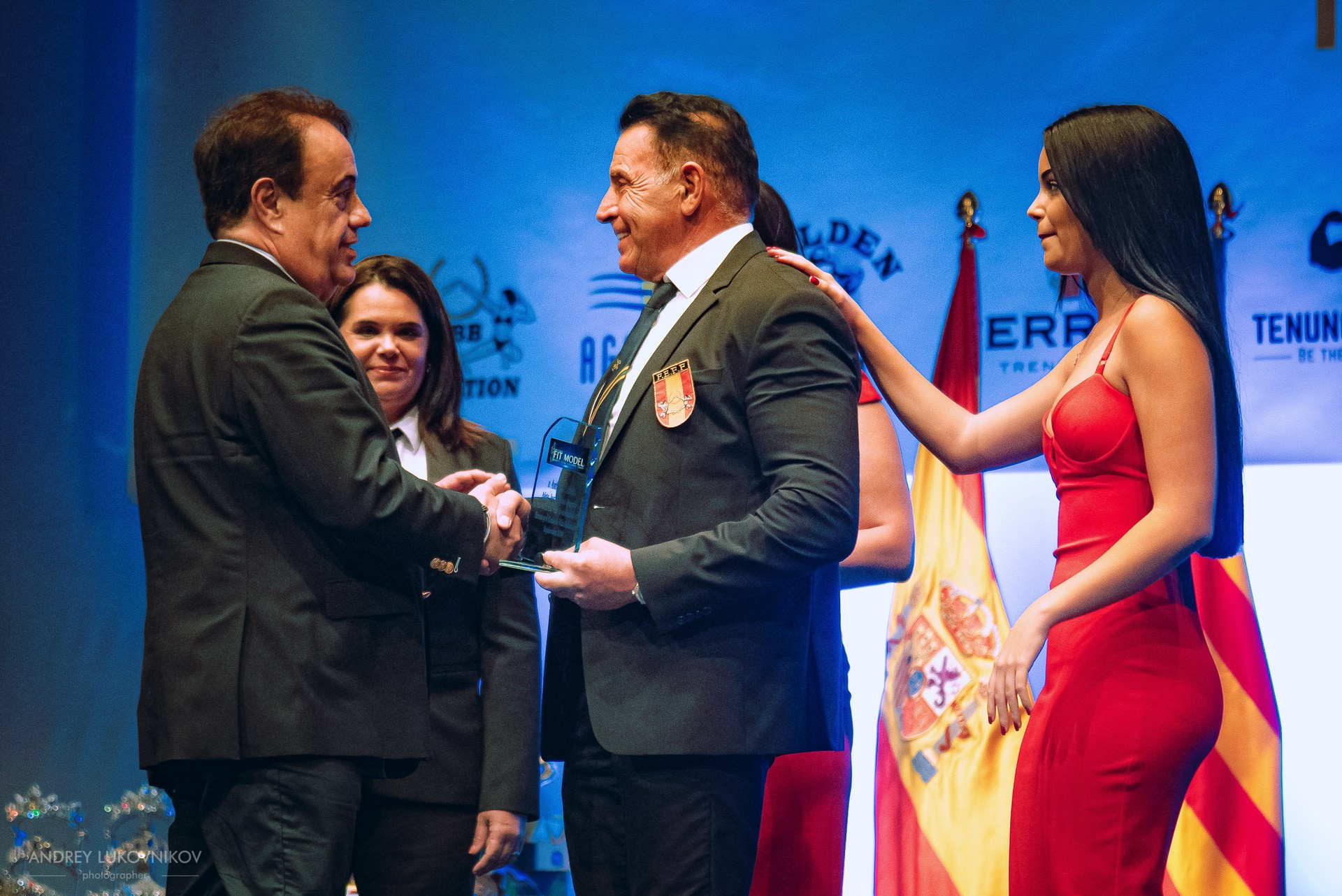 Sesión fotográfica de reportaje para el concurso internacional IFBB Miss Fit Model Europe 2024 en Torrevieja | Fotógrafo Andrey Lukovnikov