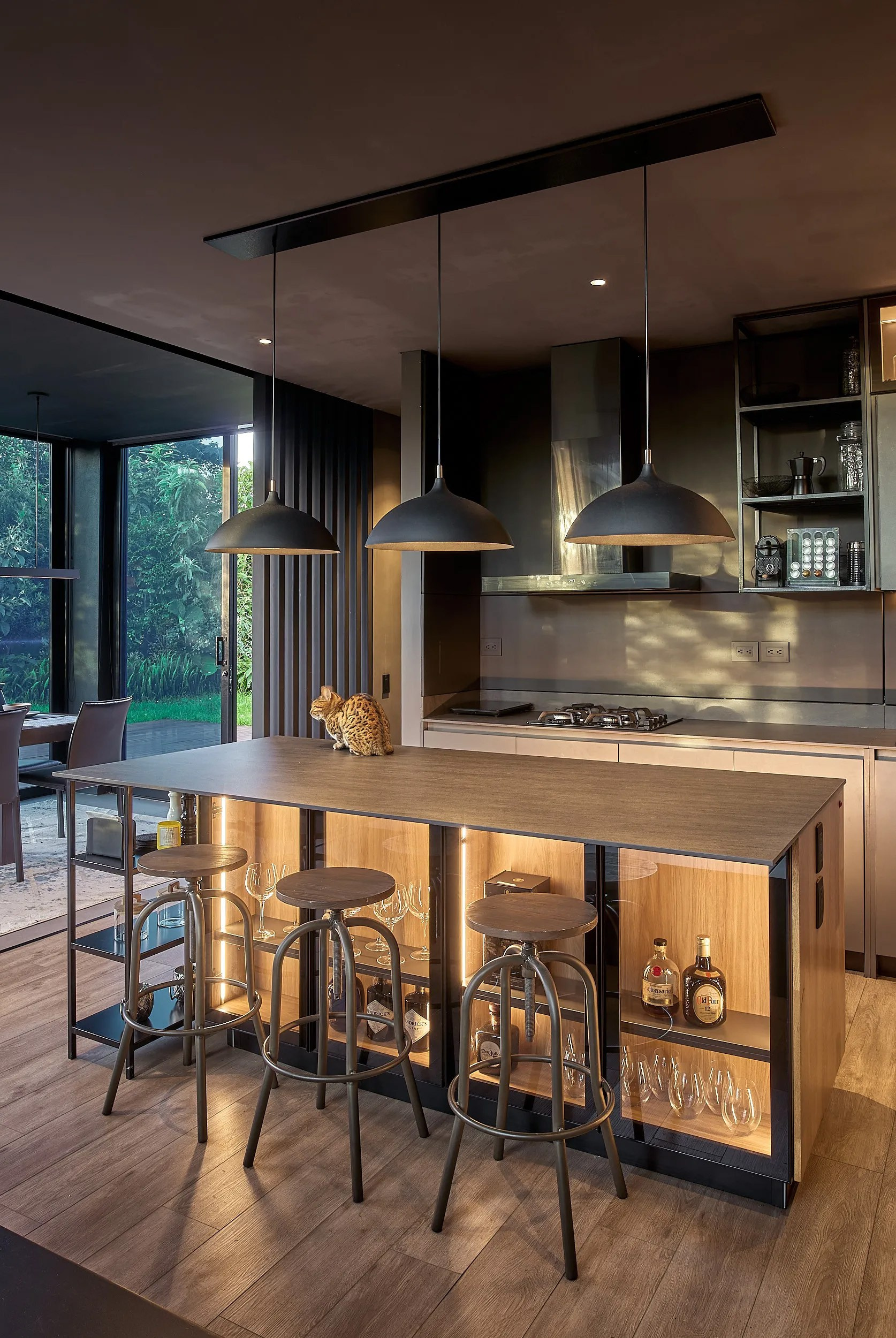 Interioroismo del área cocina lujosa casa en Envigado, Antioquia, Colombia