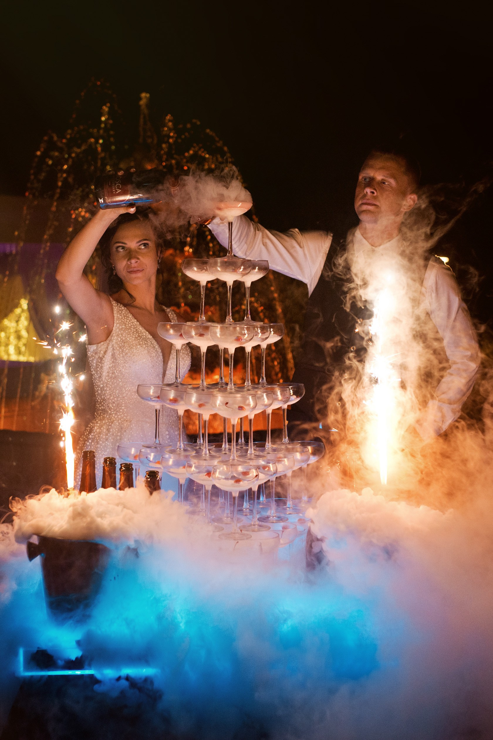 Vestuvių fotosesija, ceremonija, Vestuvių pasiruošimo fotografavimas. Vestuvių fotografas Vilnius Trakai kaina vestuvių fotografavimas fotografė personal.lt photogrpahy kainos jaunoji jaunikis nuotaka santuoka vestuvės, profesionali natūrali meninė reportažinė klasikinė fotosesija, vestuvių fotosesija gamtoje dvare