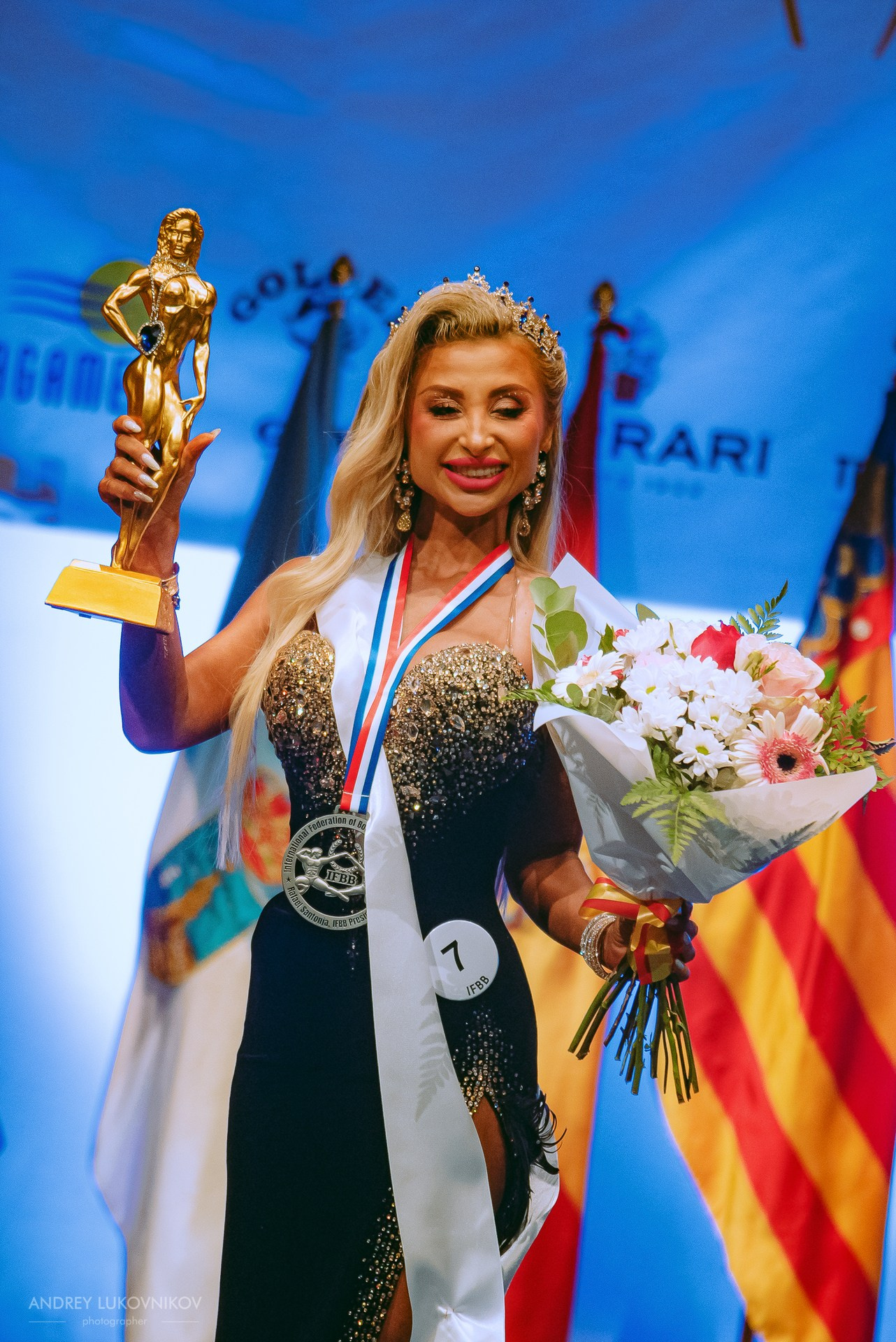 Sesión fotográfica de reportaje para el concurso internacional IFBB Miss Fit Model Europe 2024 en Torrevieja | Fotógrafo Andrey Lukovnikov