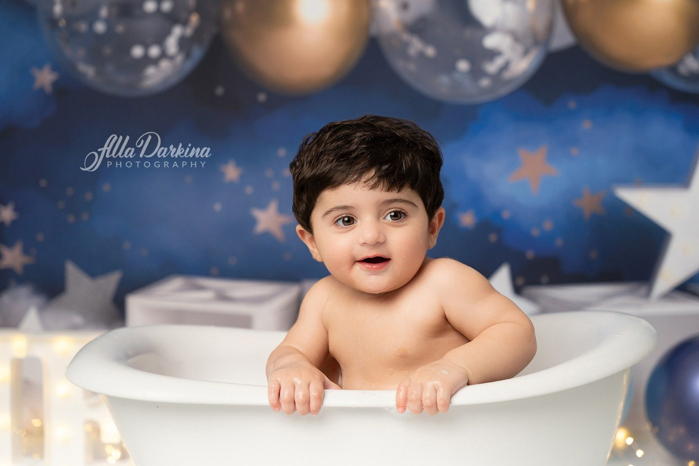 Starry Night Cake Smash Session. Newborn and family photographer. Hills District. Sydney
