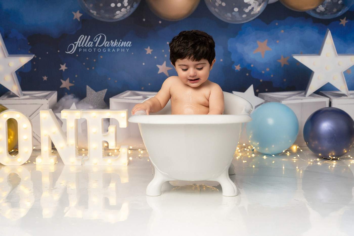 Starry Night Cake Smash Session. Newborn and family photographer. Hills District. Sydney