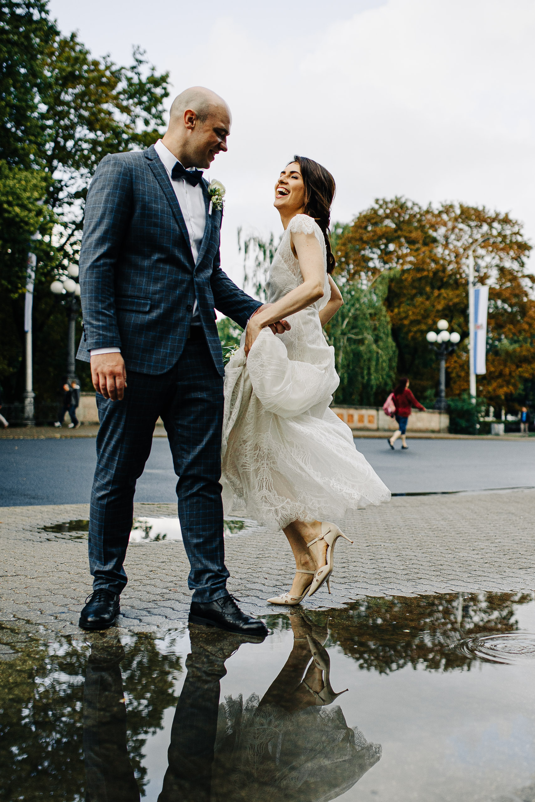 Fotosesijas vietas, ja kāzu dienā līst lietus?