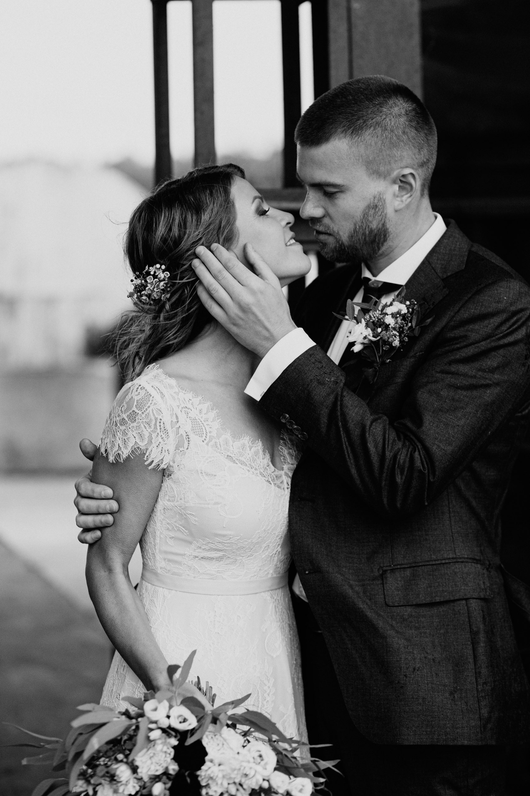 Fotosesijas vietas, ja kāzu dienā līst lietus?