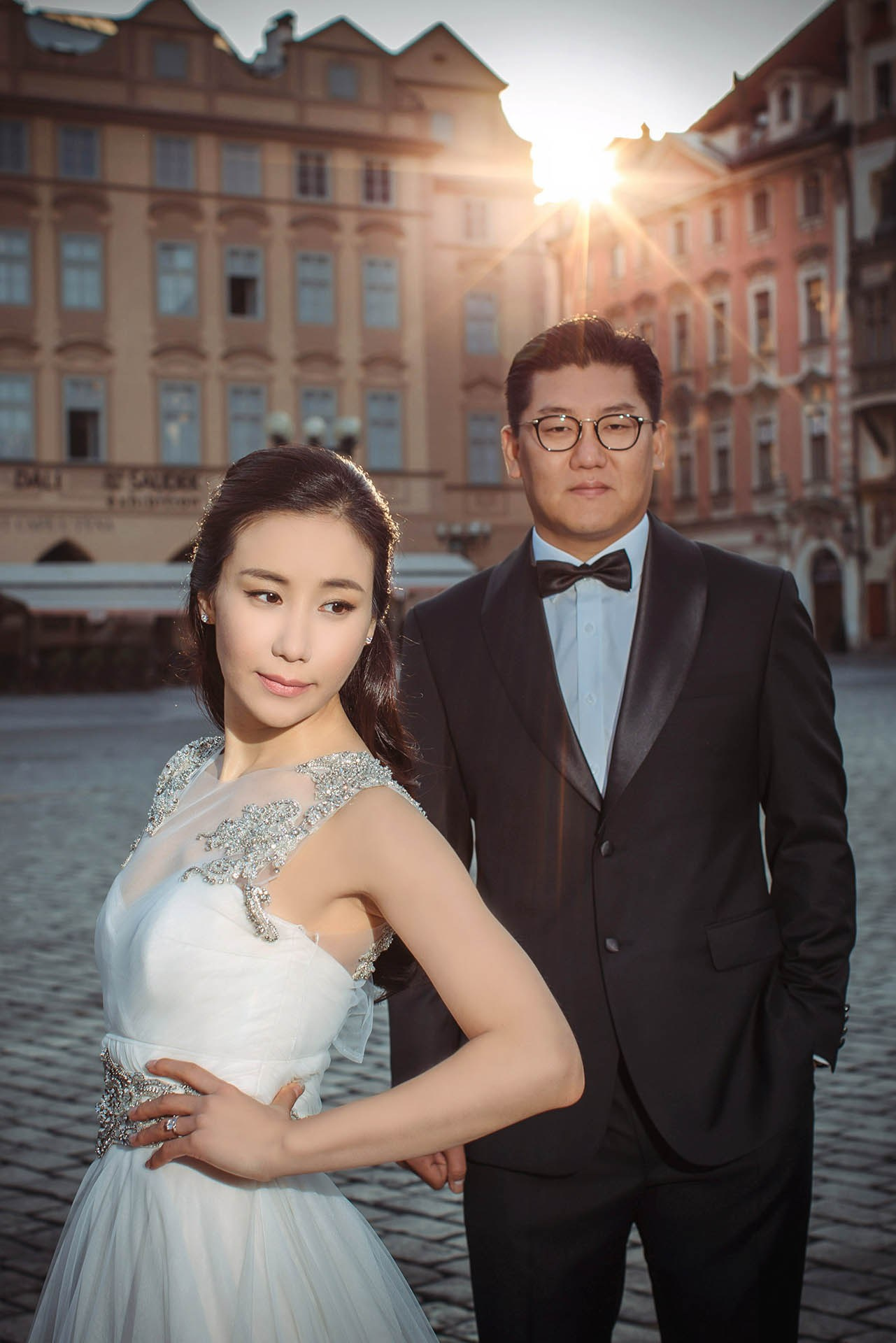 Catherine Cedric Son skyline sunrise pause Prague wedding portrait.