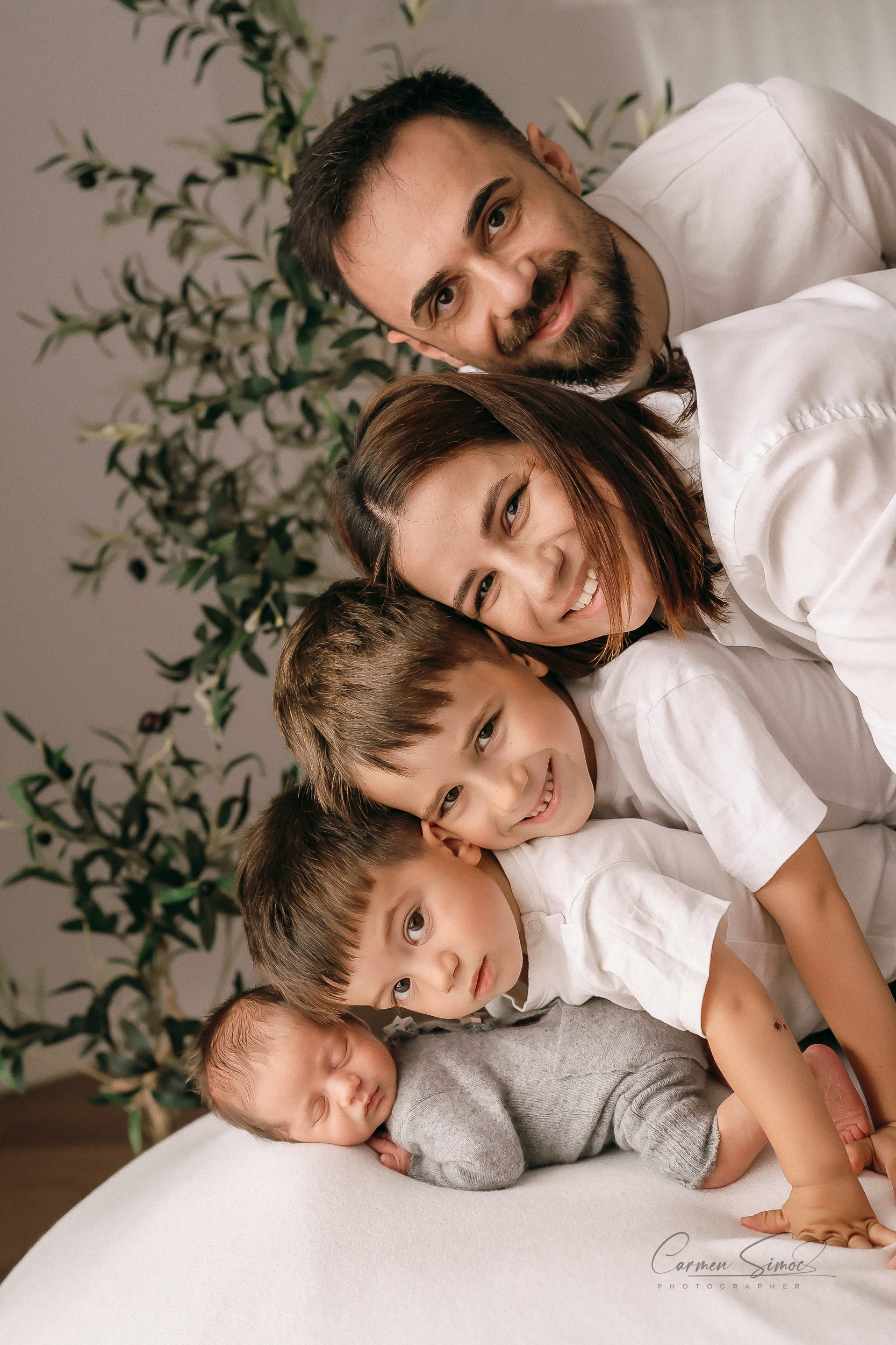 Servicii foto. Fotograf de familie, evenimente, produs și brand personal în Zalau, Cluj-Napoca Carmen Simoc