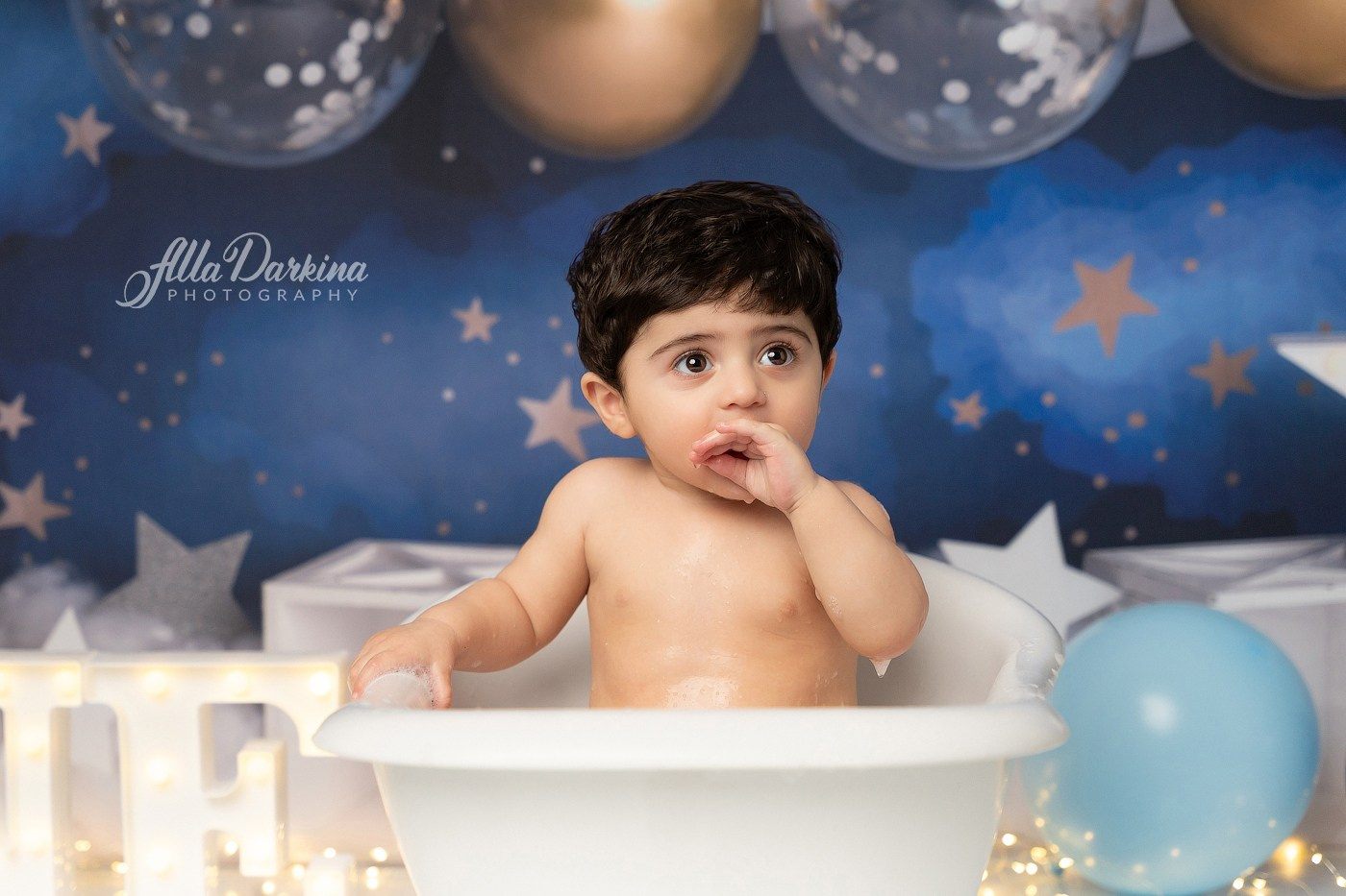 Starry Night Cake Smash Session. Newborn and family photographer. Hills District. Sydney
