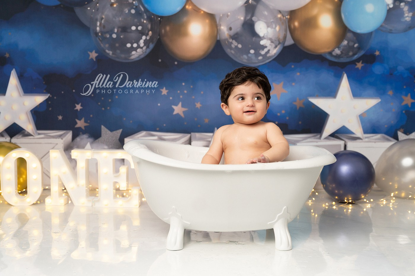 Starry Night Cake Smash Session. Newborn and family photographer. Hills District. Sydney