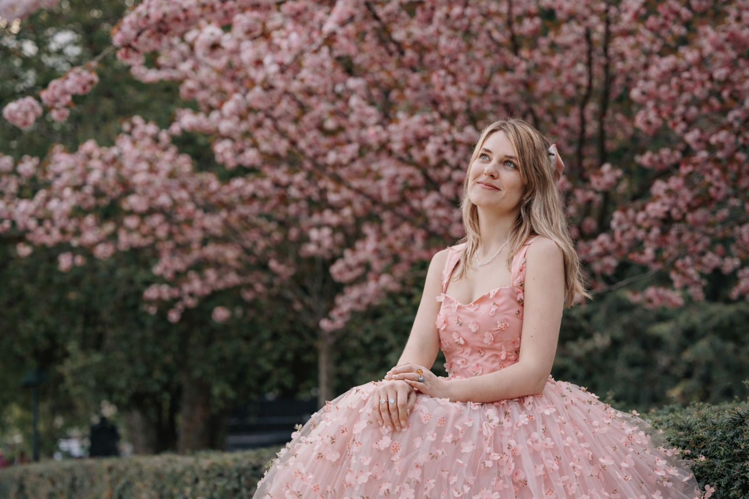 🌸 Cherry Blossoms in Paris: Best Places, Timing & Photoshoot Guide. Photographe à Paris