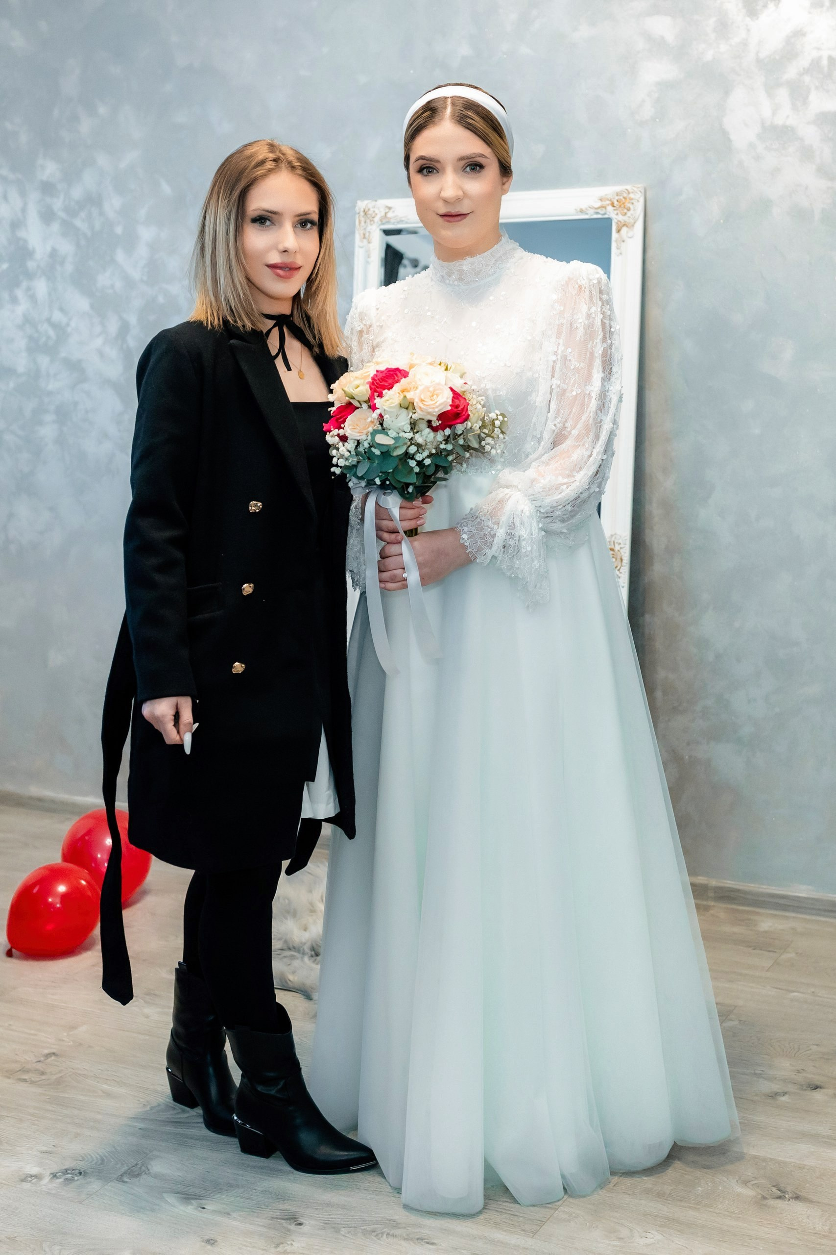 Fotograf nuntă Târgu Neamț – Samuel și Roxana, fotografie autentică realizată de AlinoFotoStudio 2. Fotograf nuntă Iași, Bacău, Suceava și Botoșani – Alin Chirilă surprinzând momente reale de nuntă 3. Fotografie de nuntă cu emoție și credință – AlinoFotoStudio, fotograf povestitor 4. Fotograf profesionist nuntă în Moldova – cadre naturale și pline de emoție 5. Alin Chirilă fotograf nuntă – poveste reală surprinsă prin fotografie 6. Fotograf nuntă cu stil documentar – momente autentice din ziua nunții Pregătiri mireasă acasă – fotografie naturală realizată de Alin Chirilă fotograf nuntă 8. Detalii din ziua nunții – fotograf nuntă Iași și Botoșani, AlinoFotoStudio 9. Emoții din dimineața nunții – fotograf profesionist Moldova 10. Cadre autentice din pregătiri – fotograf nuntă Suceava și Bacău Ceremonie religioasă nuntă – moment emoționant surprins de fotograf Alin Chirilă 12. Nuntă cu valori creștine – fotografie din biserică realizată cu discreție 13. Rugăciune și emoție în ziua nunții – fotograf nuntă Târgu Neamț 14. Legământ în fața lui Dumnezeu – fotografie de nuntă autentică 15. Fotograf nuntă biserică – momente sincere și pline de semnificație Petrecere de nuntă – cadre naturale realizate de AlinoFotoStudio 17. Bucurie și dans la nuntă – fotograf nuntă Iași și împrejurimi 18. Momente autentice de la restaurant – fotograf nuntă Bacău Suceava 19. Atmosferă de nuntă surprinsă discret – Alin Chirilă fotograf -AlinoFotoStudio – fotograf nuntă cu abordare naturală și emoțională 21. Alin Chirilă fotograf – povestitor prin fotografie de nuntă 22. Fotograf nuntă în Moldova – stil documentar și autentic 23. Fotografie de nuntă sinceră și elegantă – AlinoFotoStudio- Fotograf nuntă Iași Bacău Suceava Botoșani – Alin Chirilă AlinoFotoStudio 26. Fotograf nuntă Târgu Neamț și Moldova – fotografie profesională de eveniment 27. Fotograf nuntă cu valori creștine și stil documentar – AlinoFotoStudio - Alin Chirilă – AlinoFotoStudio Fotograf nuntă Iași • Bacău • Suceava • Botoșani - Samuel & Roxana, Târgu Neamț -Momente reale, trăite sincer și păstrate pentru totdeauna.