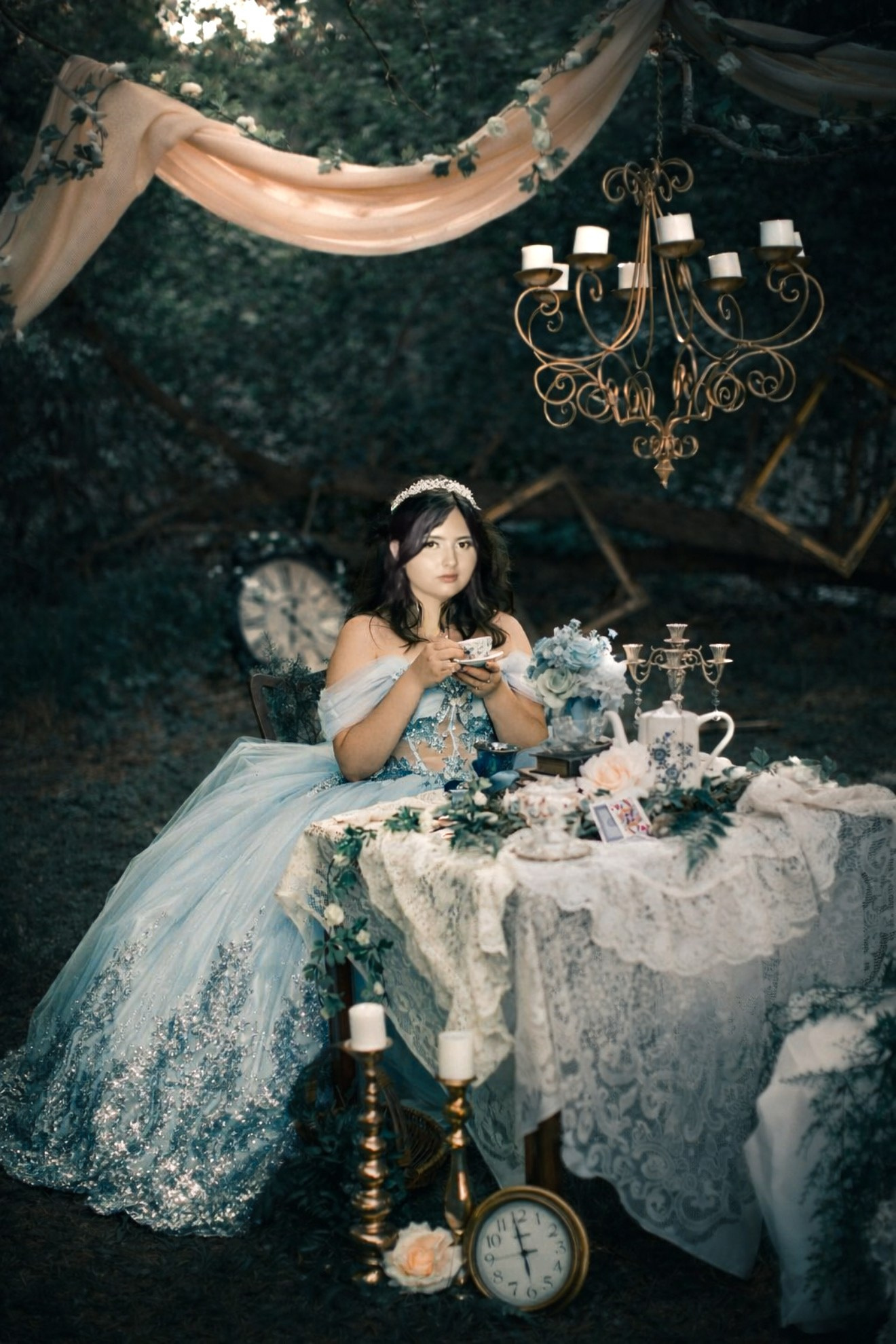 Sesión pre 15 años (edición Alicia en el país de las maravillas). Lucyfera Studio