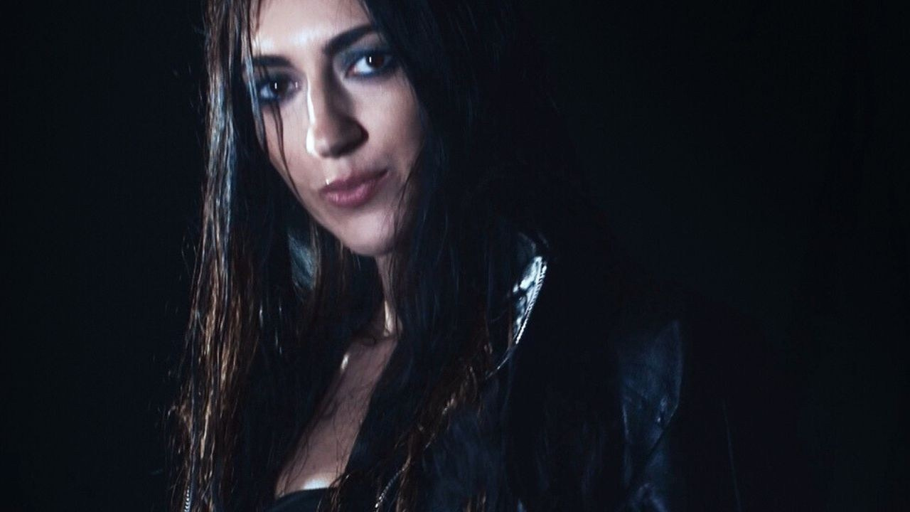 Diana Leah, voz de Delain, lanza el proyecto en solitario DYYA con el single «Holy Water» | FOTKAI