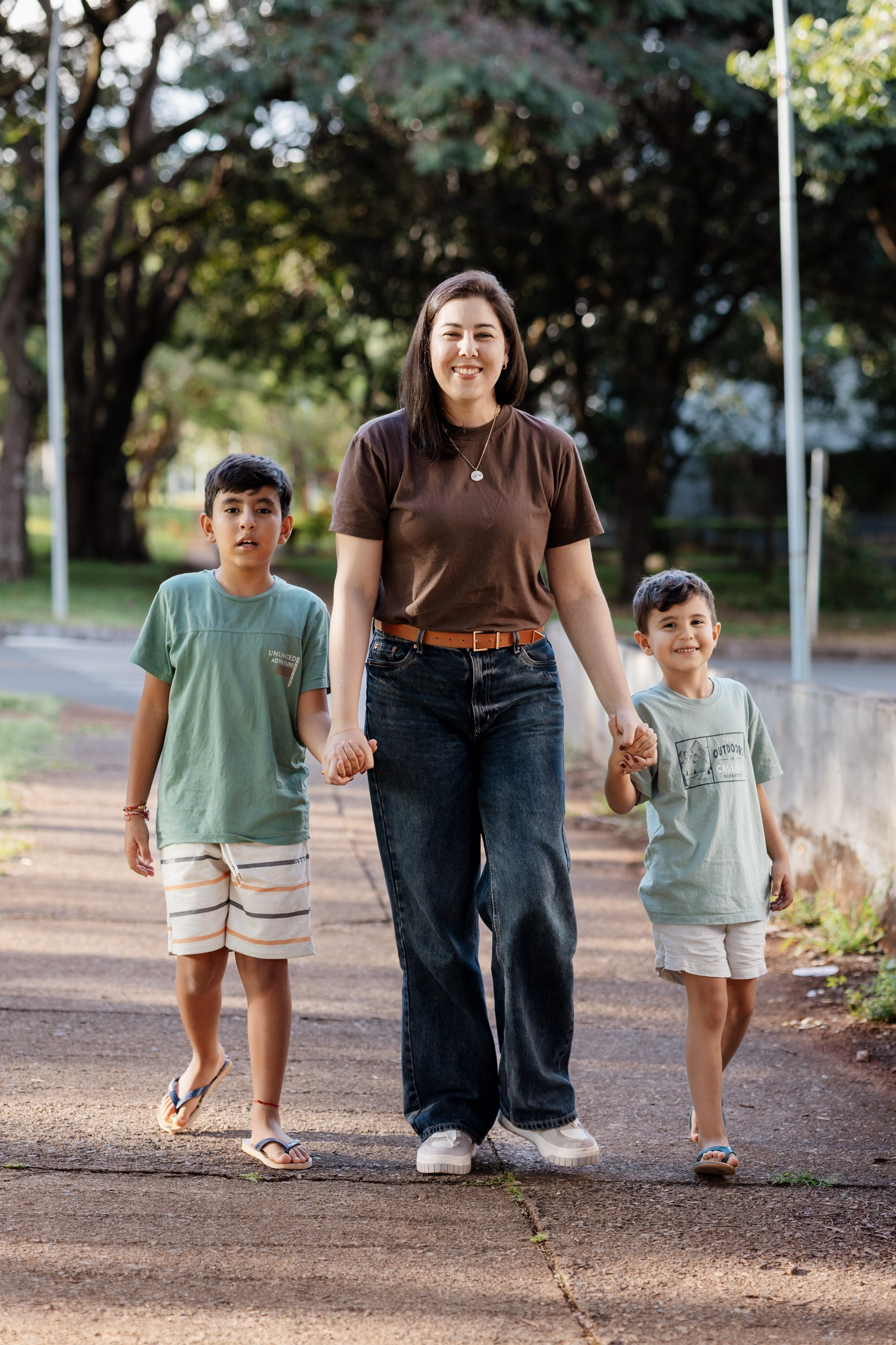 Ensaio mãe e filhos em Brasília • Asa Norte | Fotografia de Família. Fotógrafa em Brasília e Recife | Ensaios de família, gestante e festas infantis — Ize Fotografia