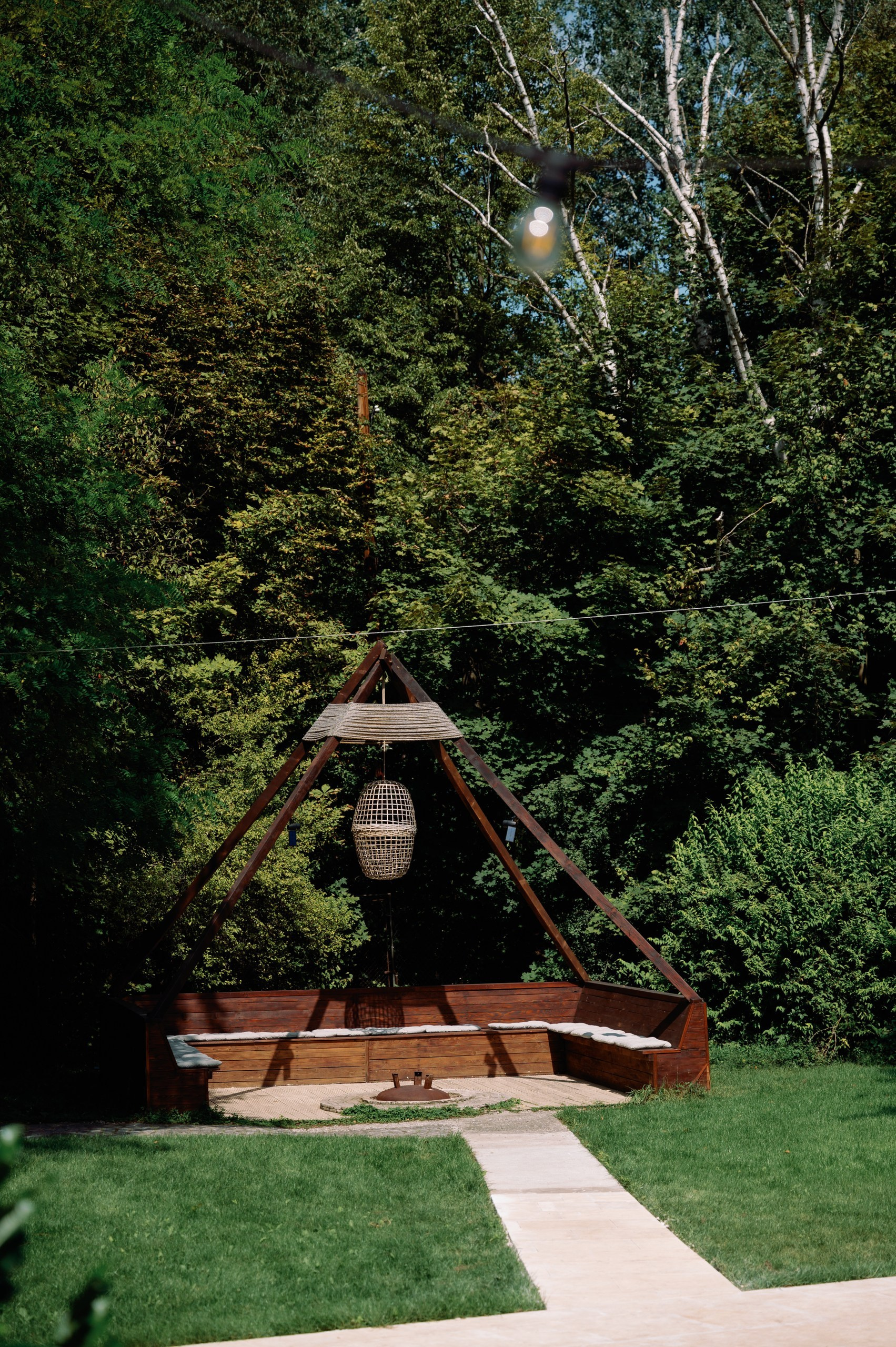 Roxana si Catalin nunta in aer liber la Conacul Albert