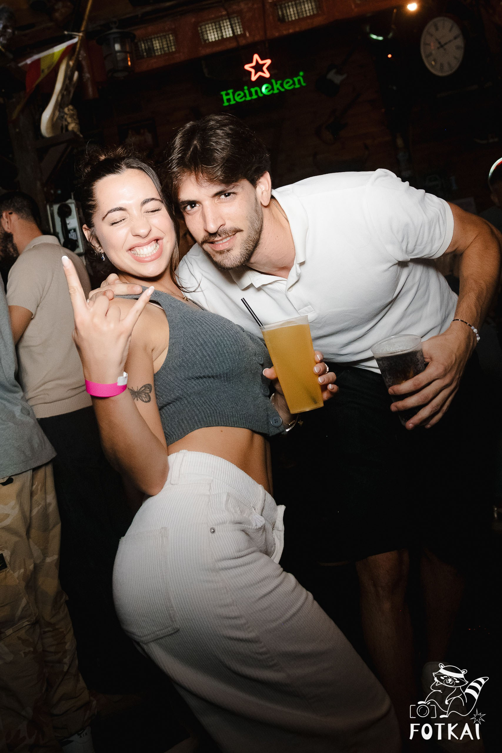 Fiesta Víspera de Festivo en El Paso Rock Bar – Hip Hop Old School | Reportaje fotográfico 08.10.2025 | FOTKAI