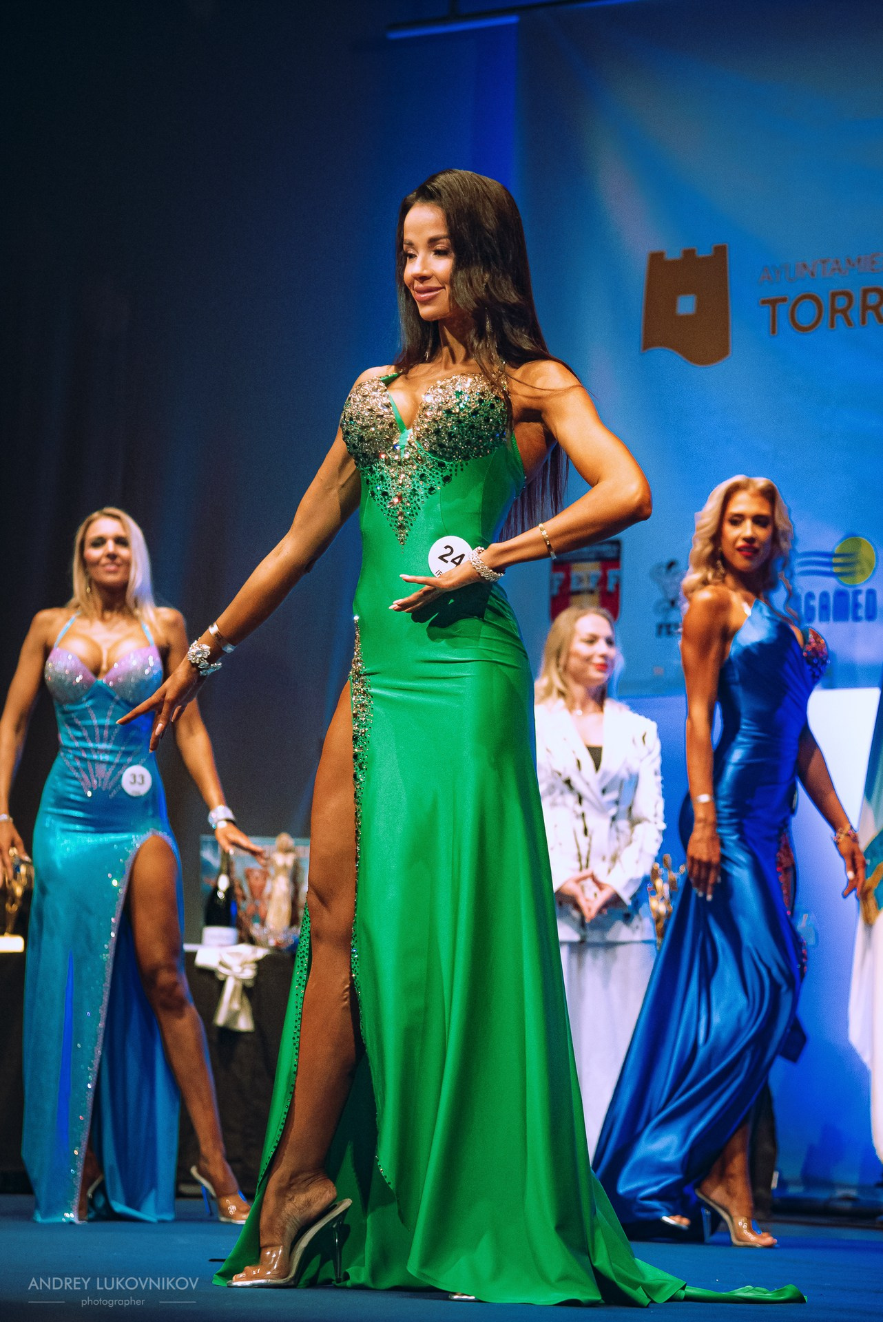 Sesión fotográfica de reportaje para el concurso internacional IFBB Miss Fit Model Europe 2024 en Torrevieja | Fotógrafo Andrey Lukovnikov