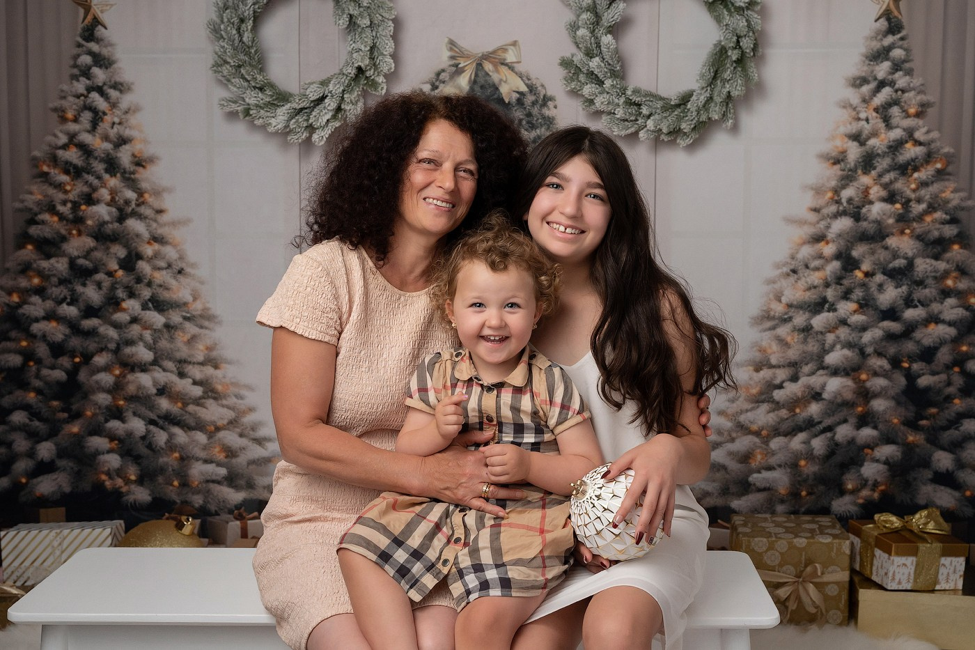 Christmas mini sessions 2025| Sydney. Newborn and family photographer. Hills District. Sydney