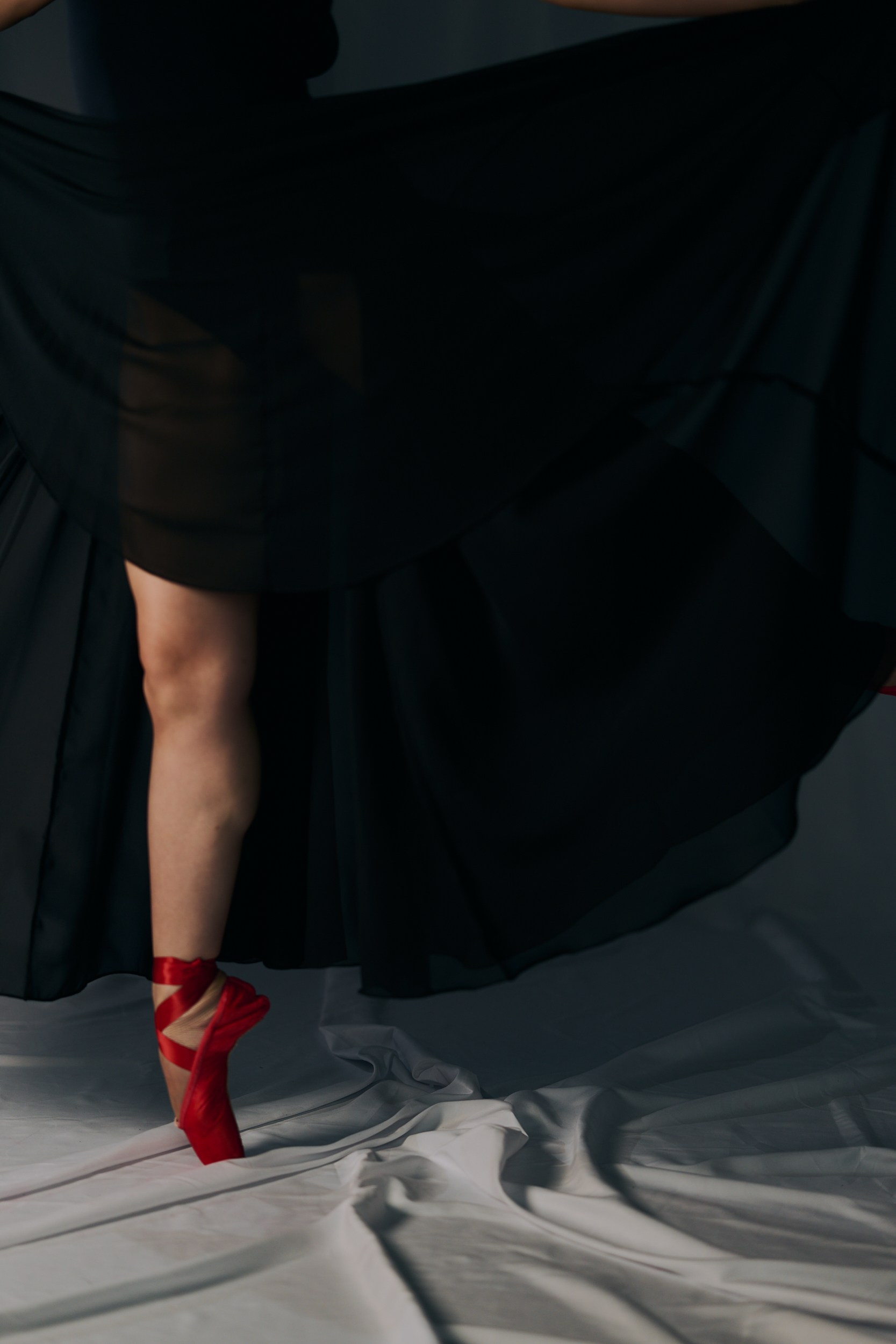 RED SHOES. MT