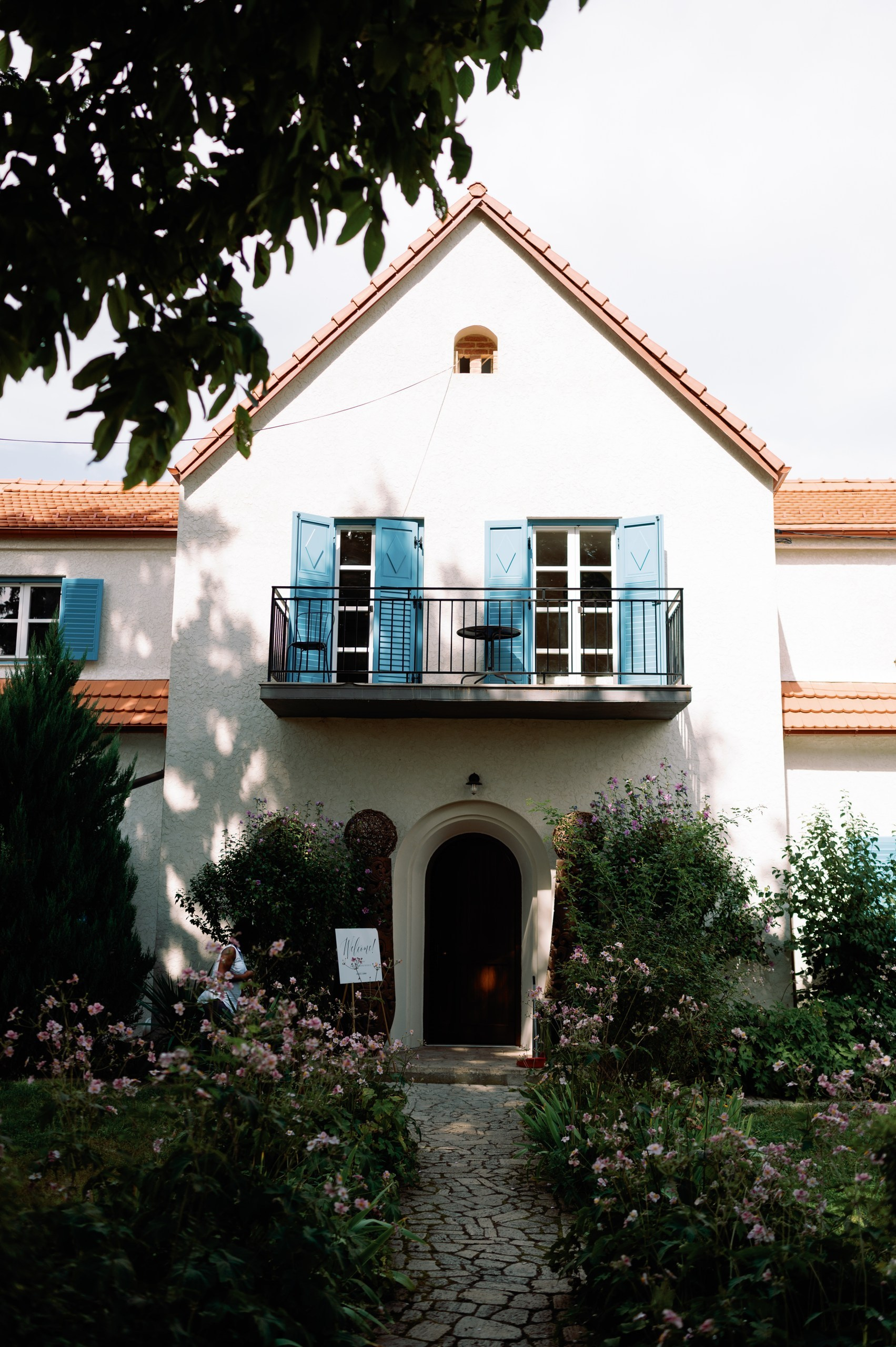 Roxana si Catalin nunta in aer liber la Conacul Albert