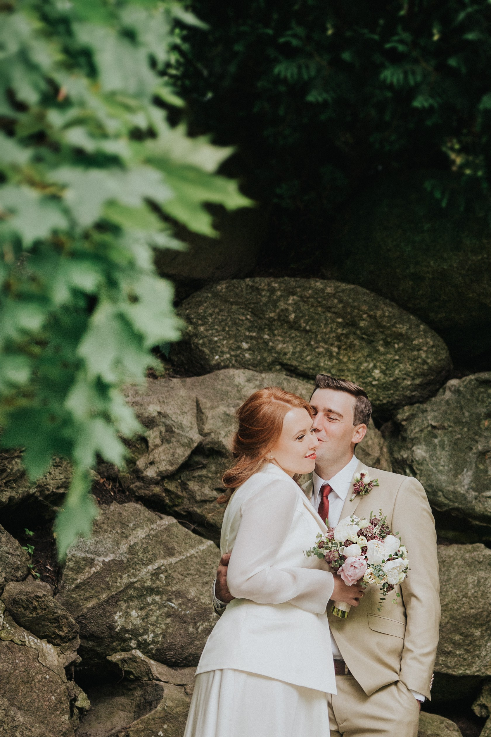 Vestuvių fotosesija, ceremonija, Vestuvių pasiruošimo fotografavimas. Vestuvių fotografas Vilnius Trakai kaina vestuvių fotografavimas fotografė personal.lt photogrpahy kainos jaunoji jaunikis nuotaka santuoka vestuvės, profesionali natūrali meninė reportažinė klasikinė fotosesija, vestuvių fotosesija gamtoje dvare
