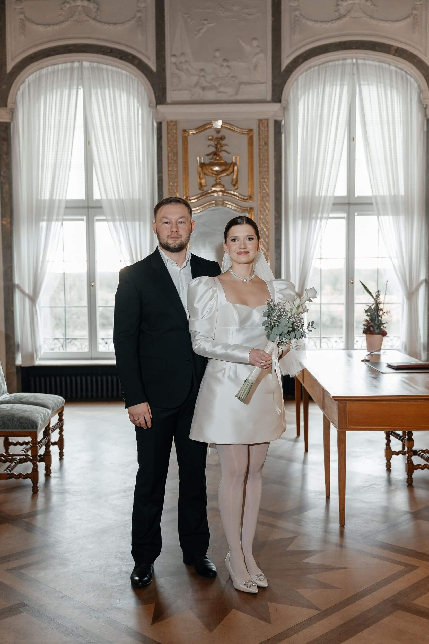 couple portrait at frankfurt registry office