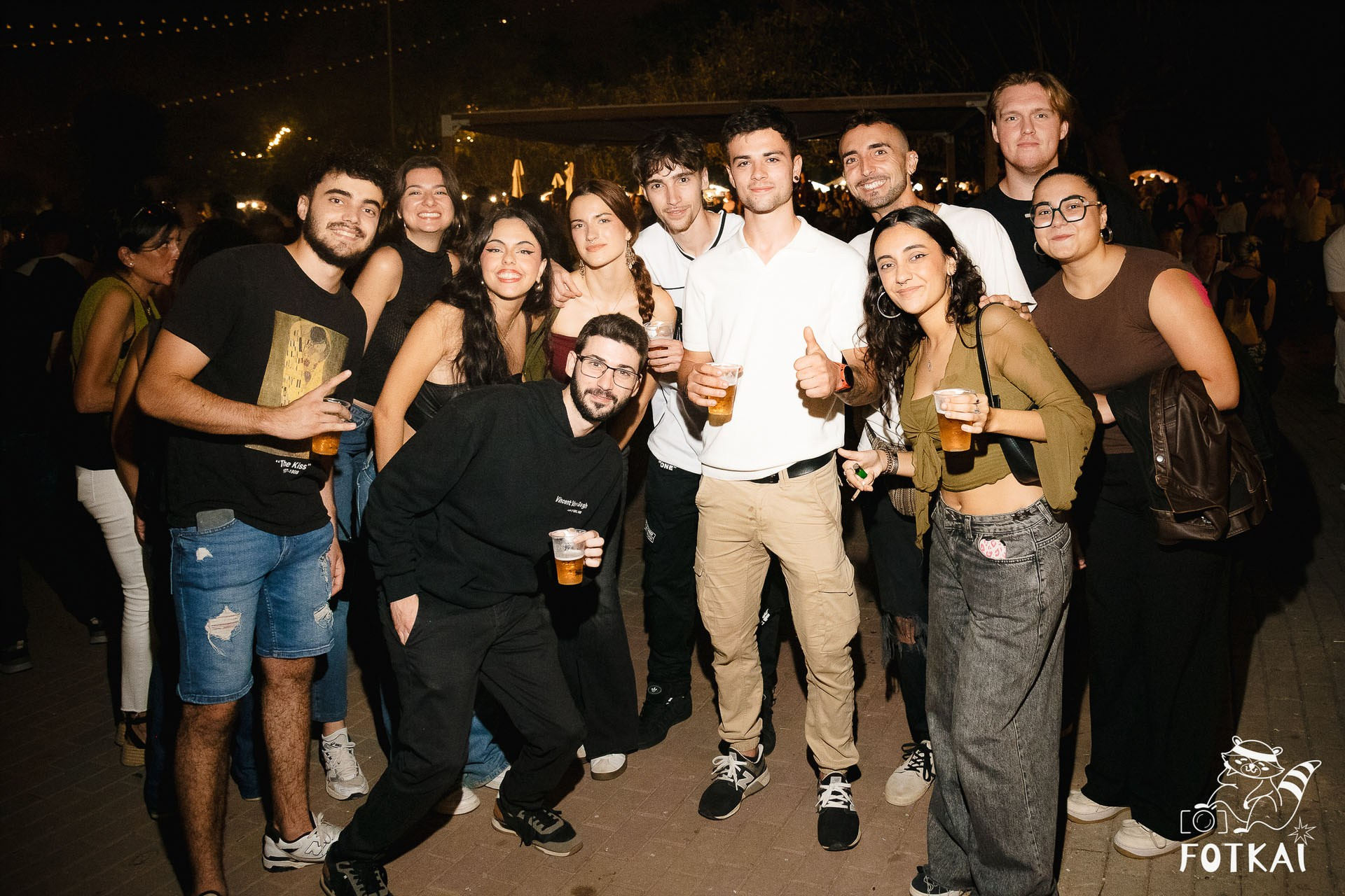 Фотоотчёт Street Food Market Torrevieja — Seguridad Social & Las Hienas DJs | FOTKAI