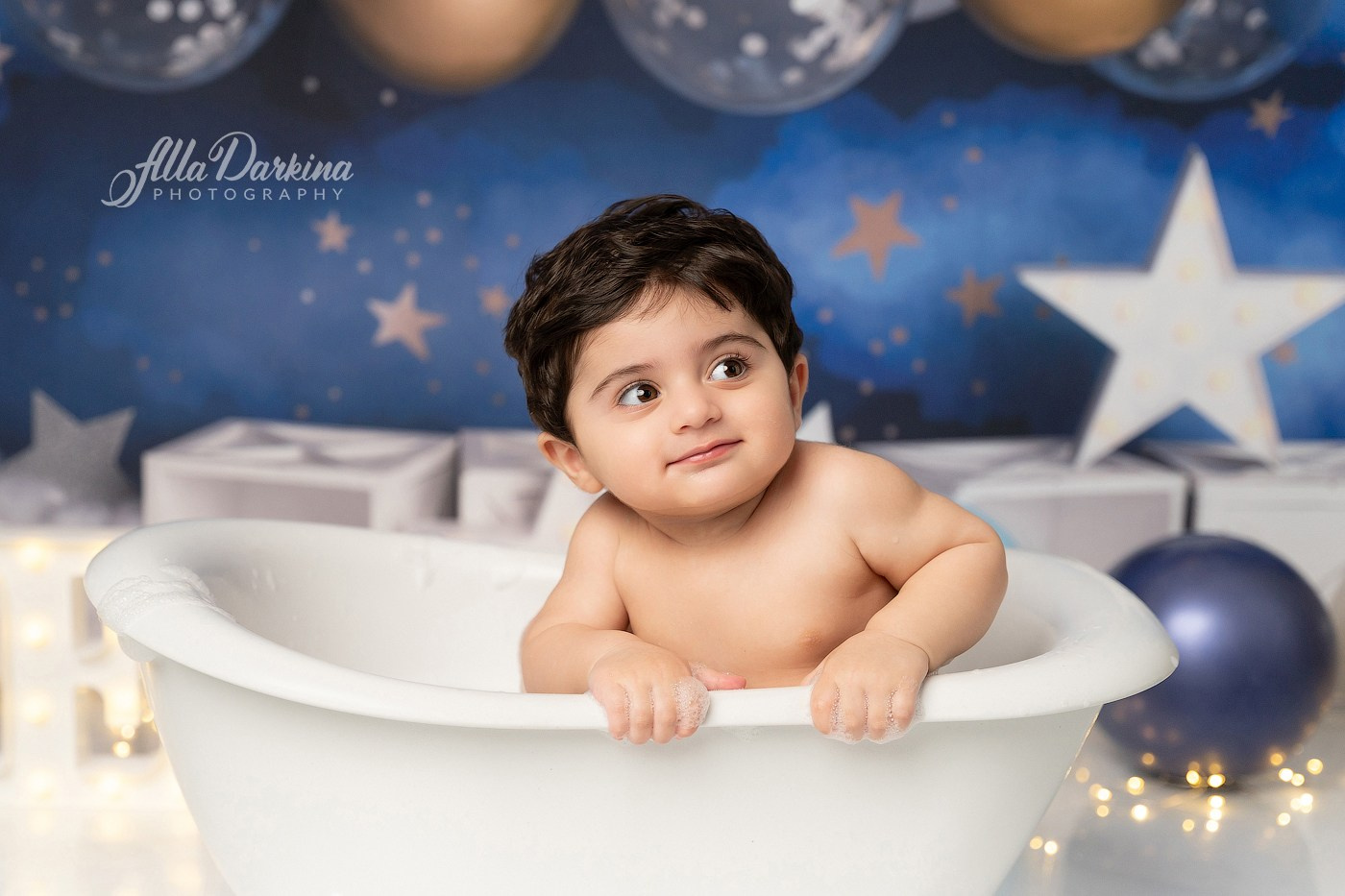Starry Night Cake Smash Session. Newborn and family photographer. Hills District. Sydney