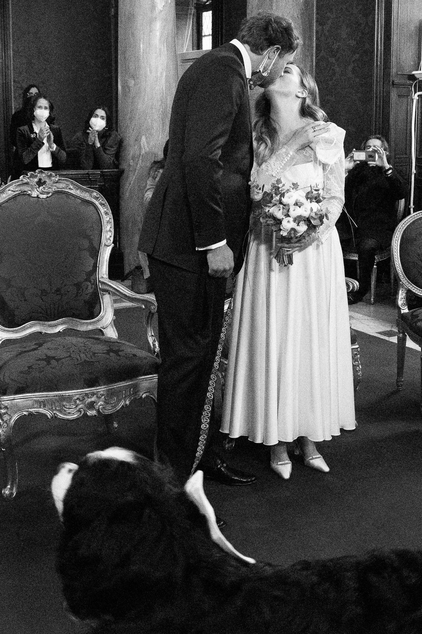 Helena & Douglas: An Intimate Wedding at Rome’s Campidoglio. Elizaveta Razumova | Fotografa Cinematica per Love Story, Matrimoni e Ritratti