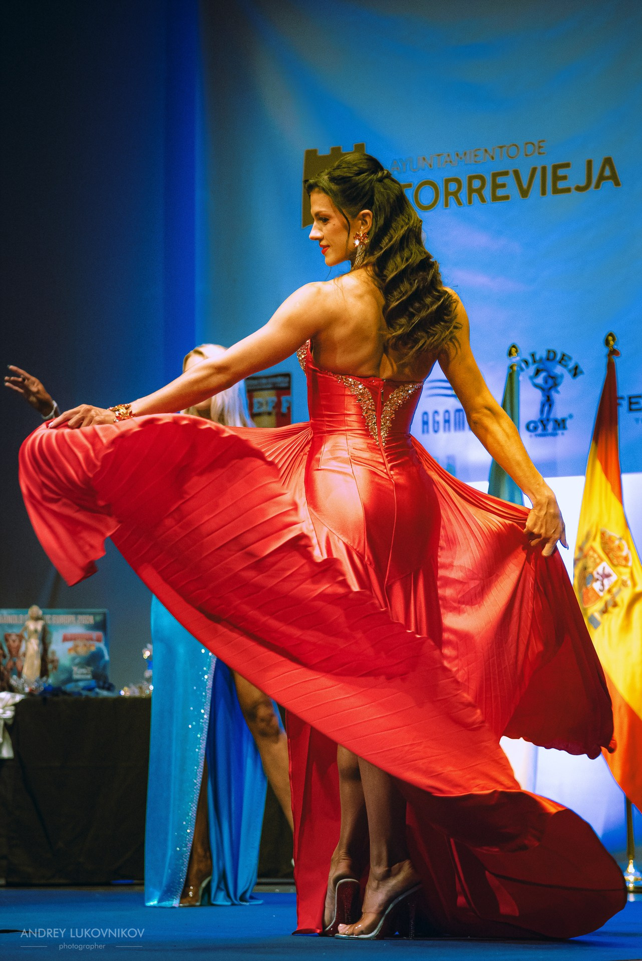 Sesión fotográfica de reportaje para el concurso internacional IFBB Miss Fit Model Europe 2024 en Torrevieja | Fotógrafo Andrey Lukovnikov