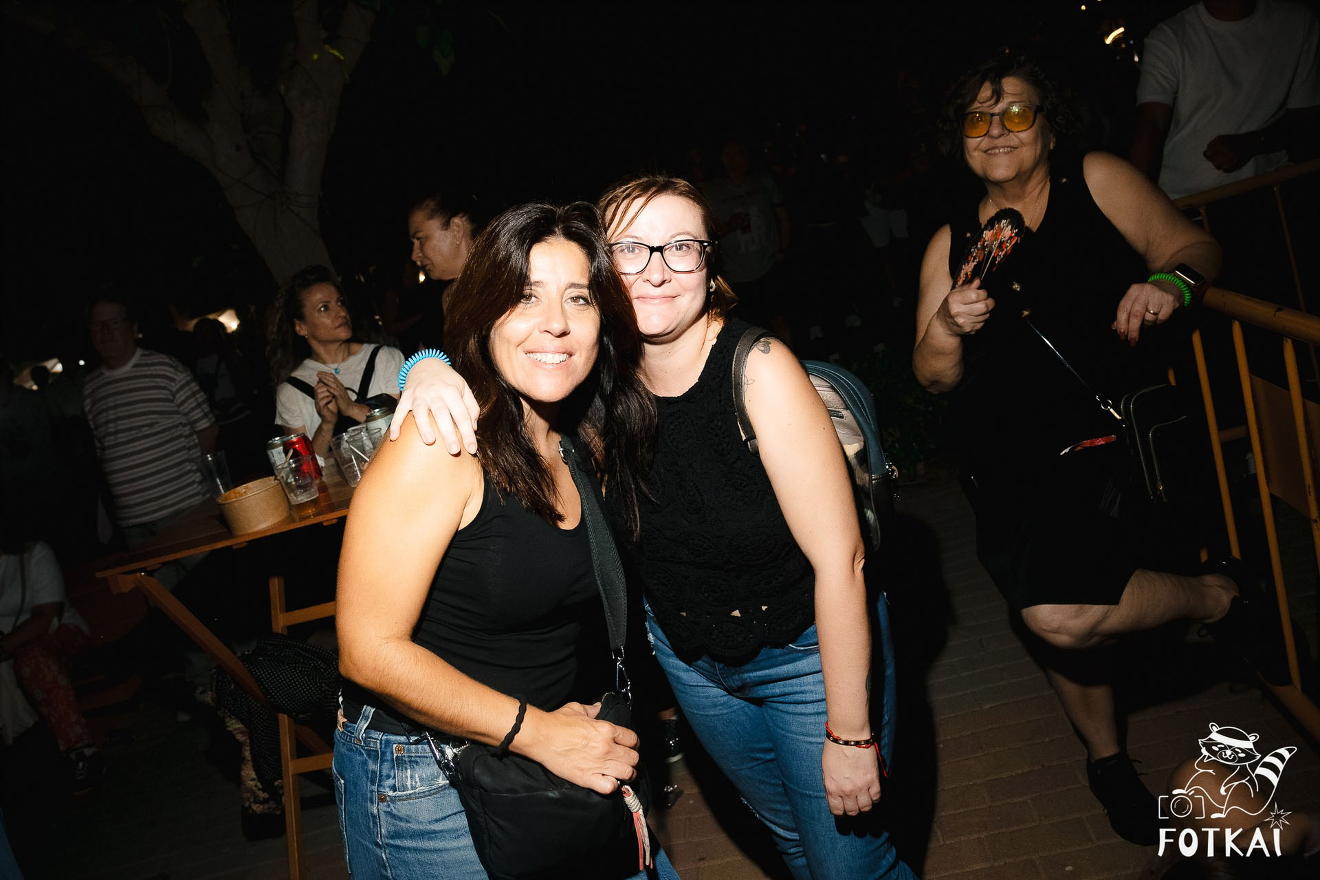 Фотоотчёт Street Food Market Torrevieja — Seguridad Social & Las Hienas DJs | FOTKAI